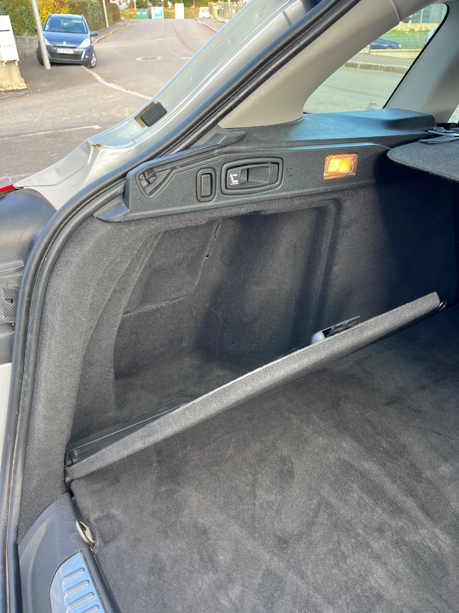 Renault LAGUNA III BREAK - vue 1