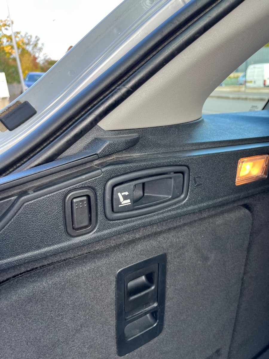 Renault LAGUNA III BREAK - vue 1