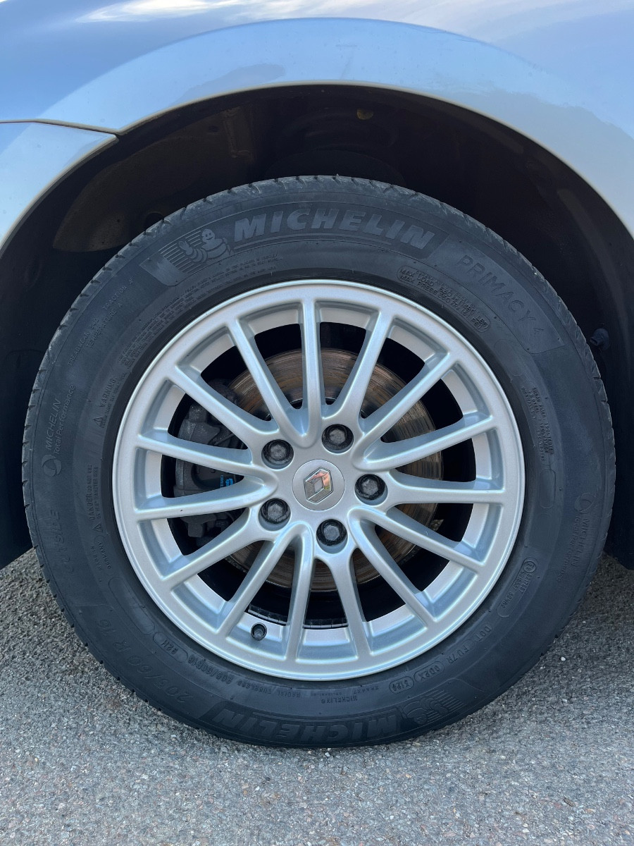 Renault LAGUNA III BREAK - vue 1