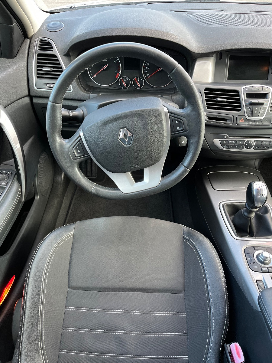 Renault LAGUNA III BREAK - vue 1