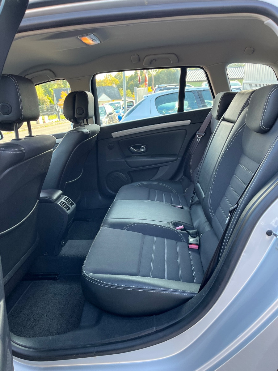 Renault LAGUNA III BREAK - vue 1