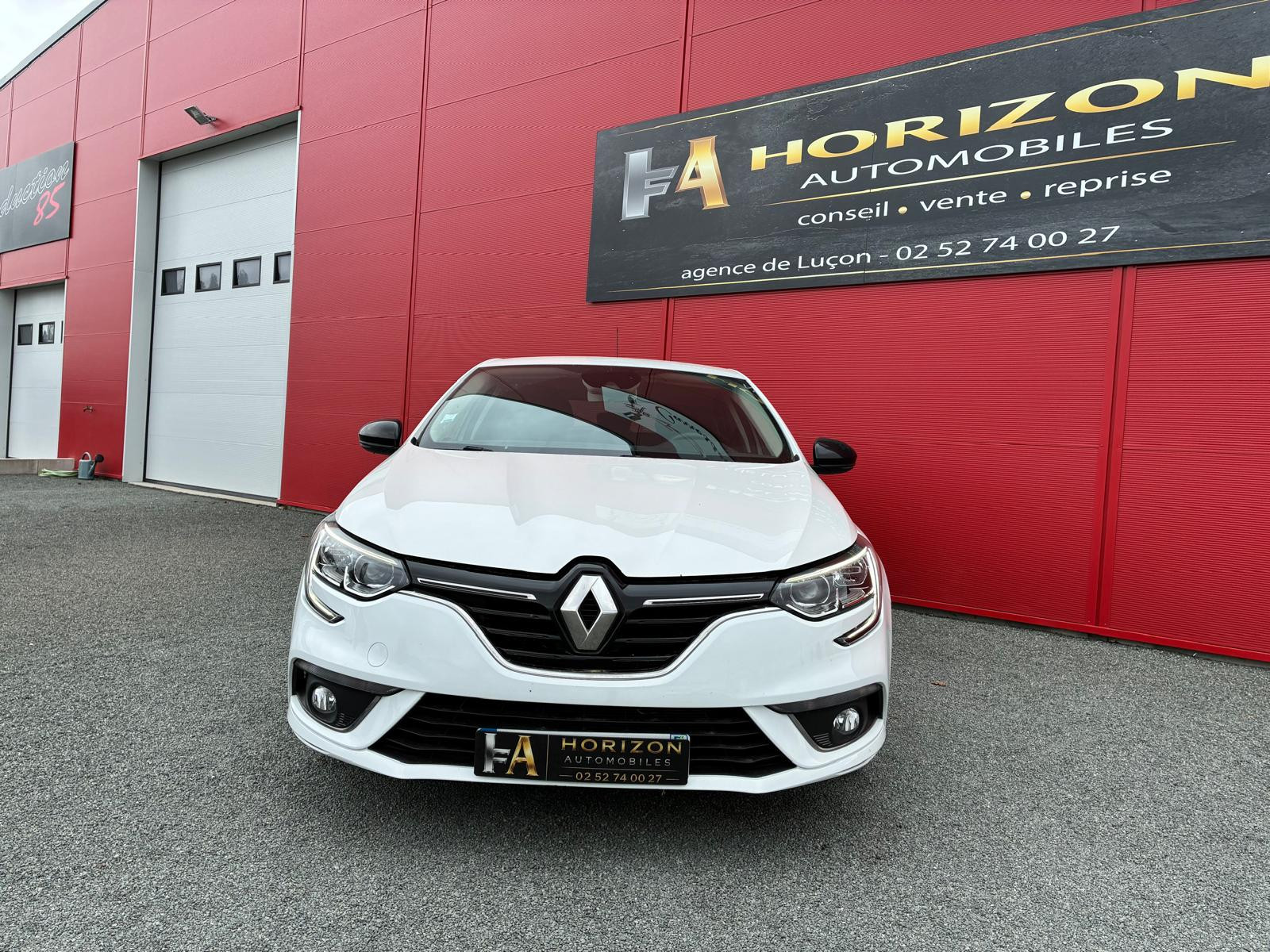 Renault Mégane 1.2 TCe 100ch energy Limited – GARANTIE 12 MOIS — photo 2