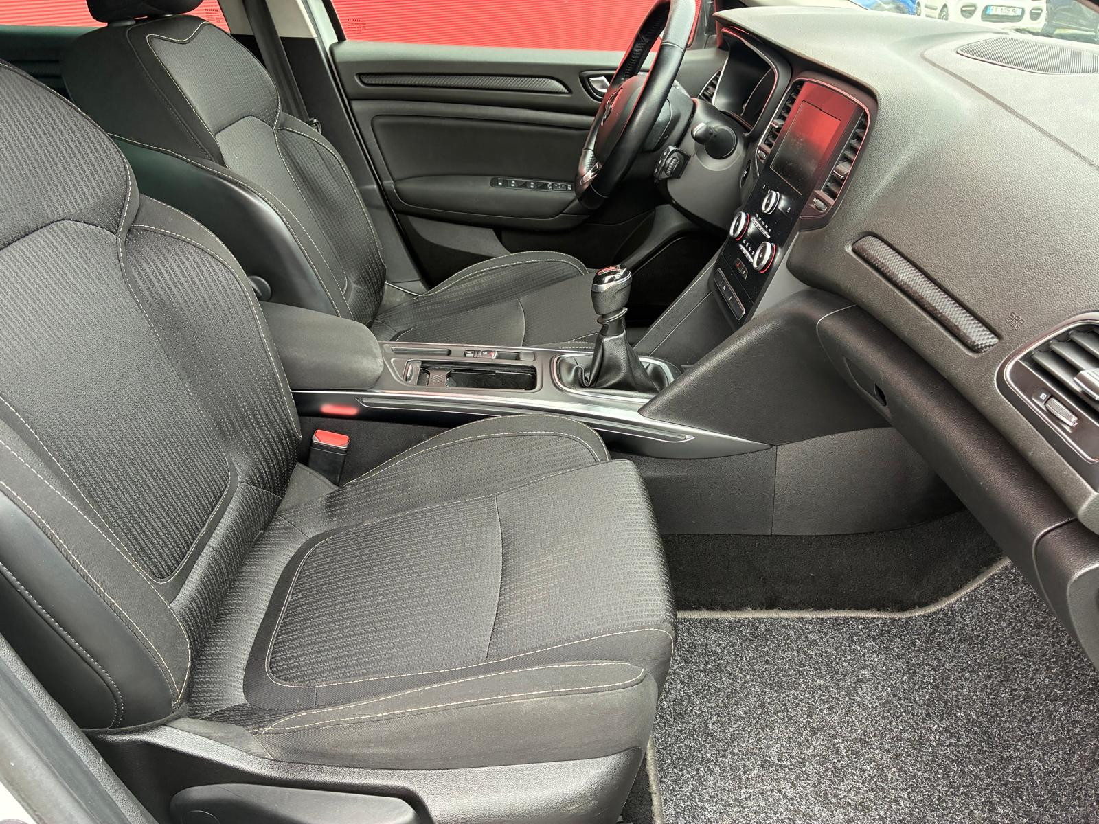 Renault Mégane 1.2 TCe 100ch energy Limited – GARANTIE 12 MOIS — photo 15
