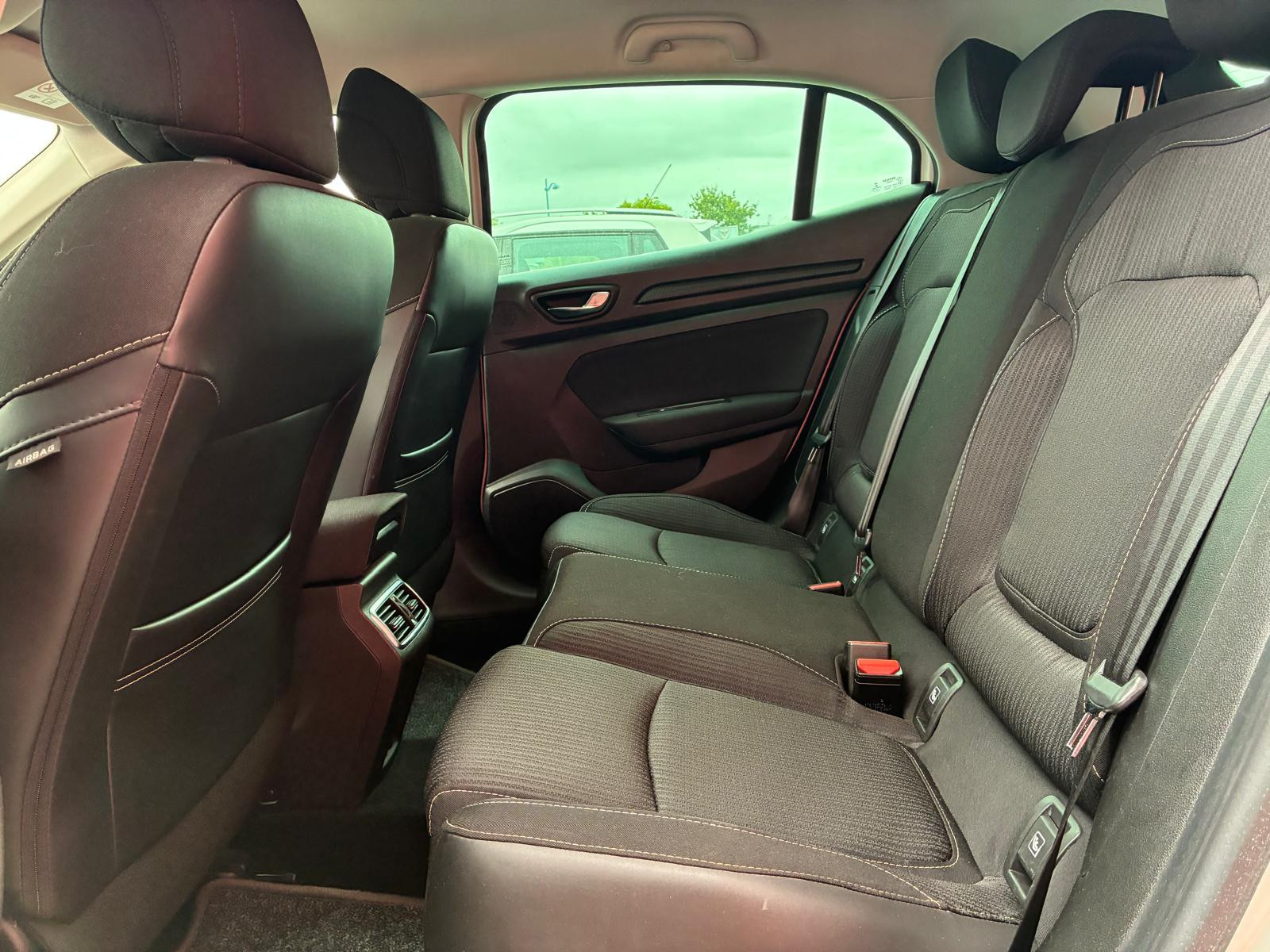 Renault Mégane 1.2 TCe 100ch energy Limited – GARANTIE 12 MOIS — photo 18