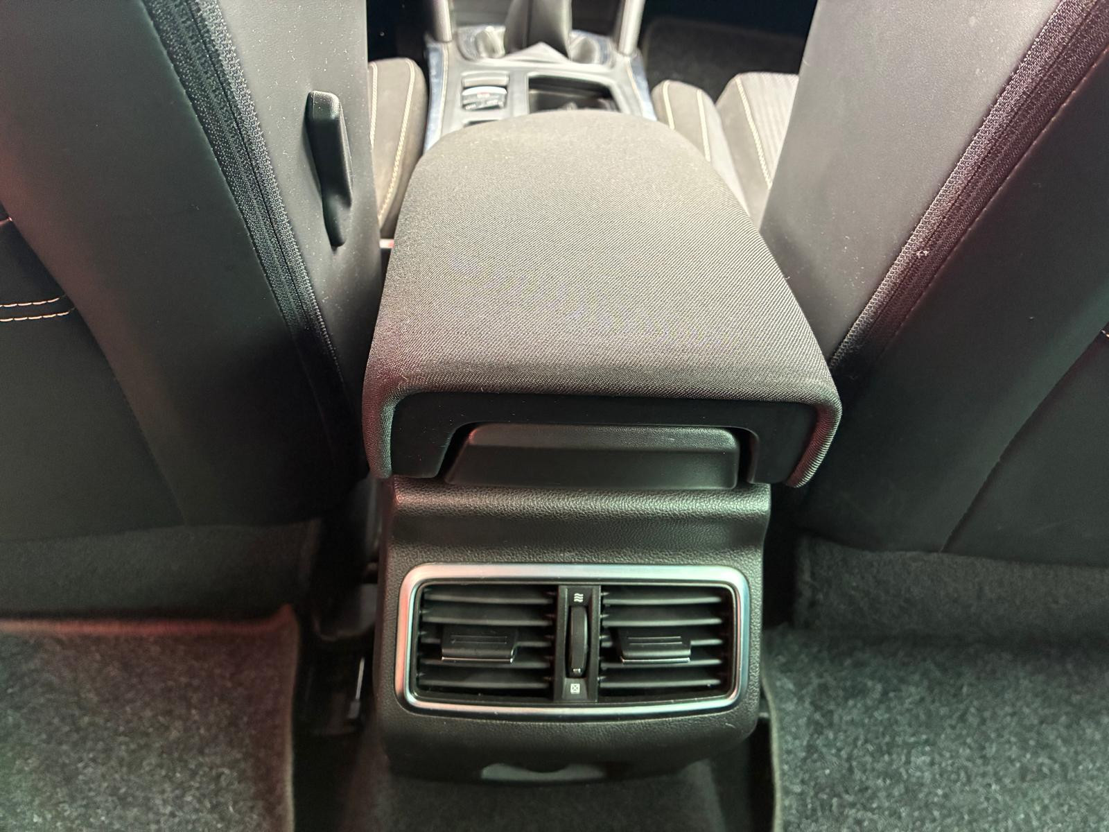 Renault Mégane 1.2 TCe 100ch energy Limited – GARANTIE 12 MOIS — photo 30