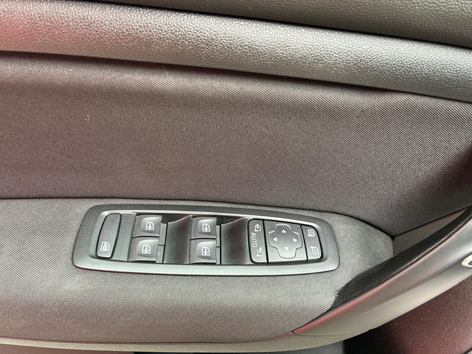 Renault Mégane 1.2 TCe 100ch energy Limited – GARANTIE 12 MOIS — photo 31