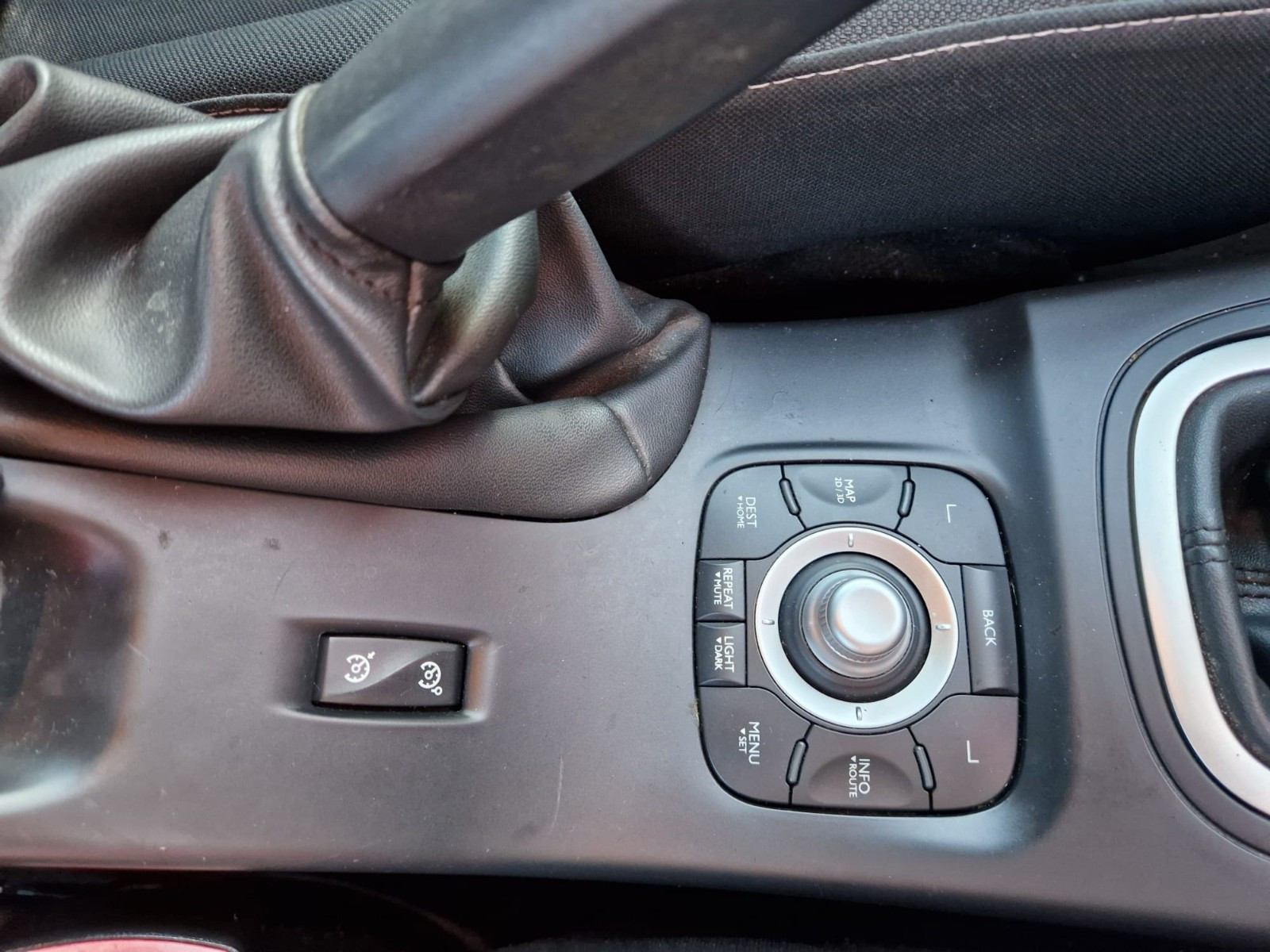 Renault Mégane 1.5 dCi 110ch FAP Authentique eco² — photo 20