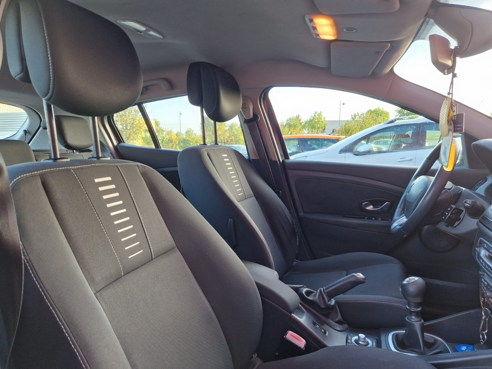 Renault Mégane 1.5 dCi 110ch FAP Authentique eco² — photo 17