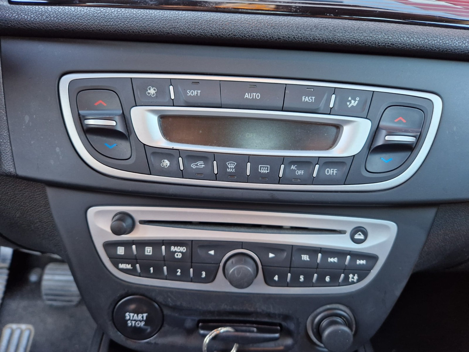 Renault Mégane 1.5 dCi 110ch FAP Authentique eco² — photo 22