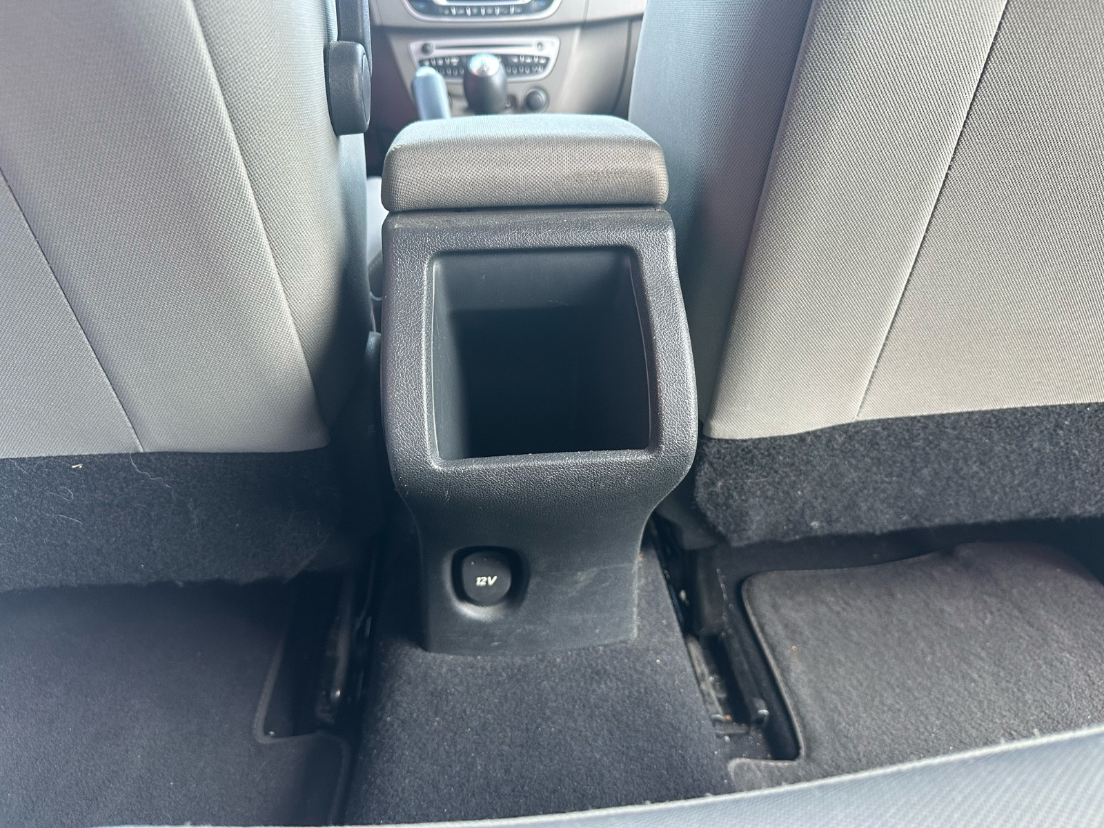 Renault Megane 3 Berline 5 ptes 1.9 DCI 131 CH AUTHENTIQUE – GARANTIE 12 MOIS — photo 8