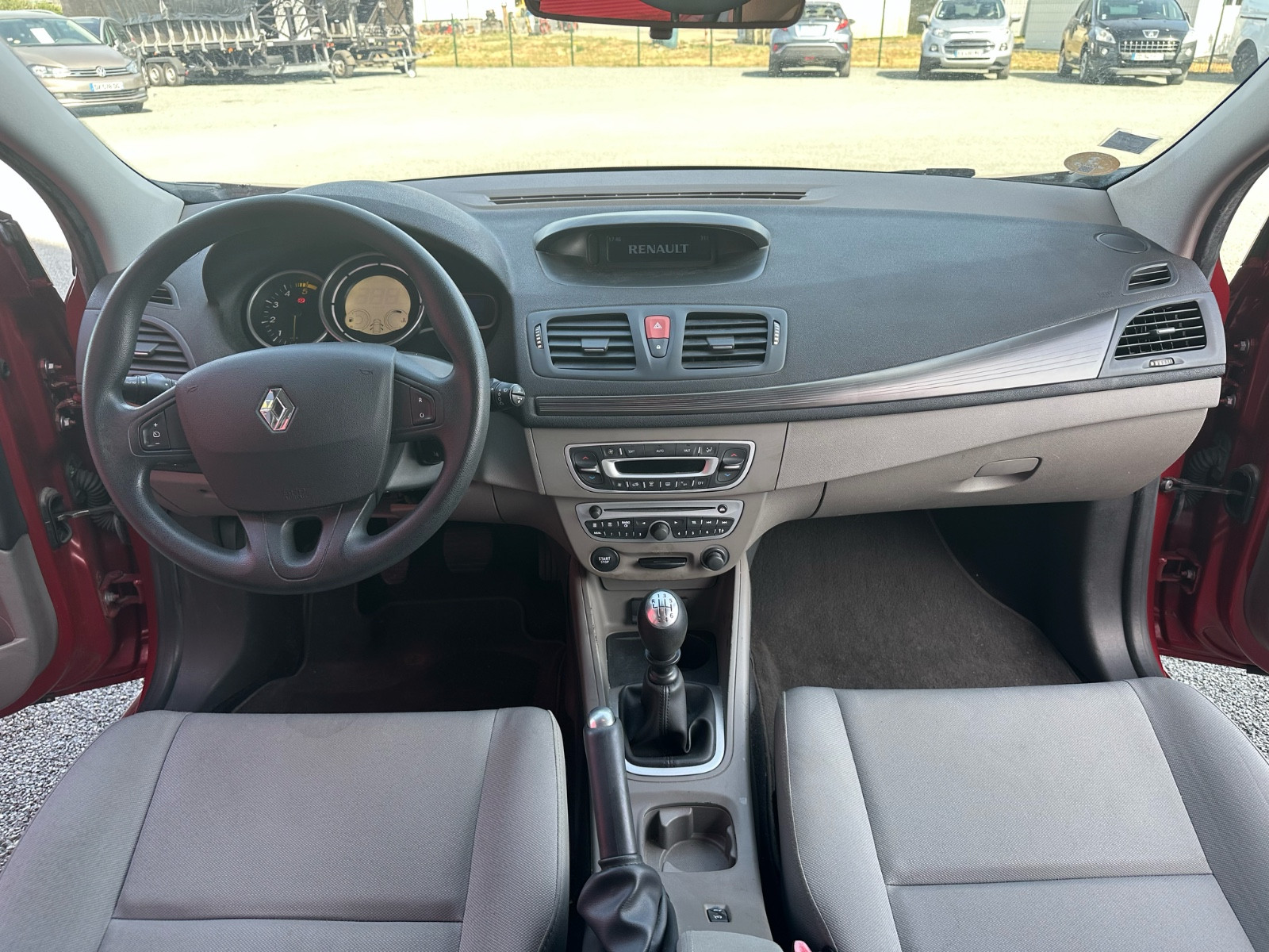 Renault Megane 3 Berline 5 ptes 1.9 DCI 131 CH AUTHENTIQUE – GARANTIE 12 MOIS — photo 11