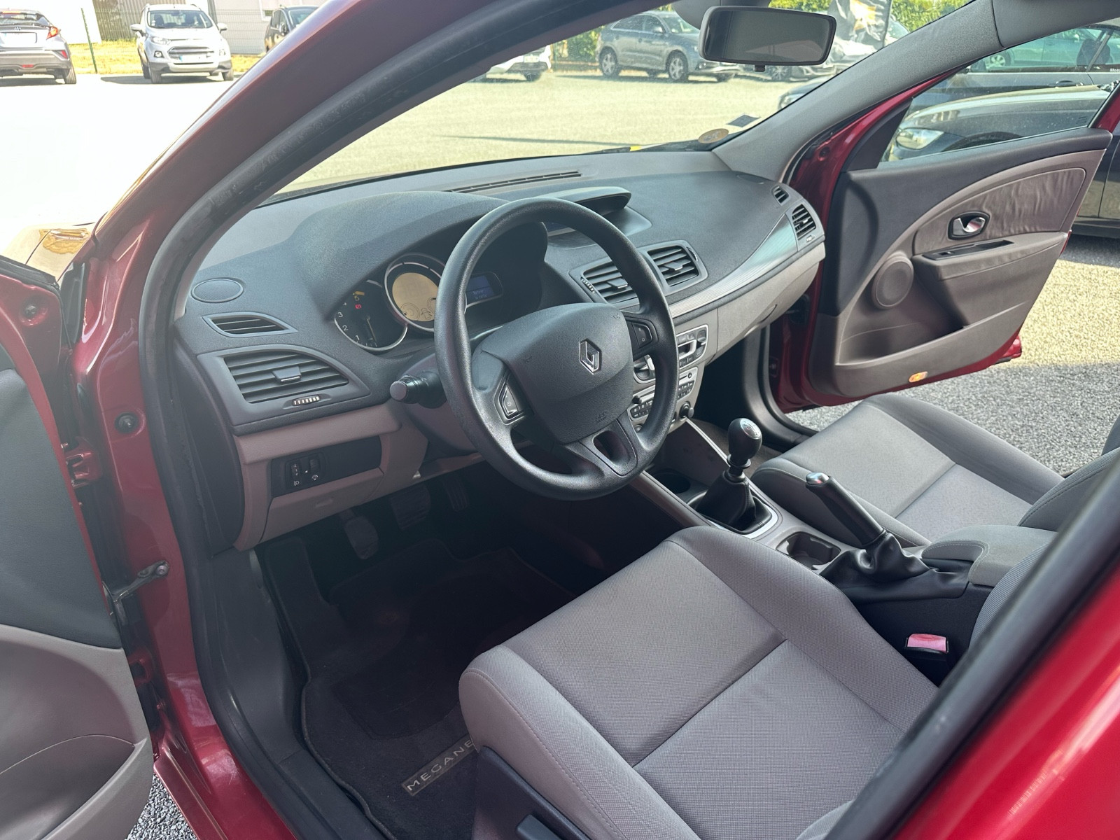 Renault Megane 3 Berline 5 ptes 1.9 DCI 131 CH AUTHENTIQUE – GARANTIE 12 MOIS — photo 12