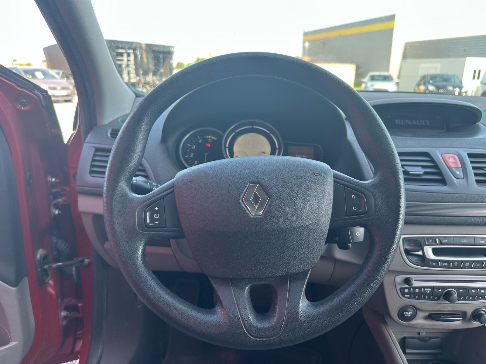Renault Megane 3 Berline 5 ptes 1.9 DCI 131 CH AUTHENTIQUE – GARANTIE 12 MOIS — photo 15
