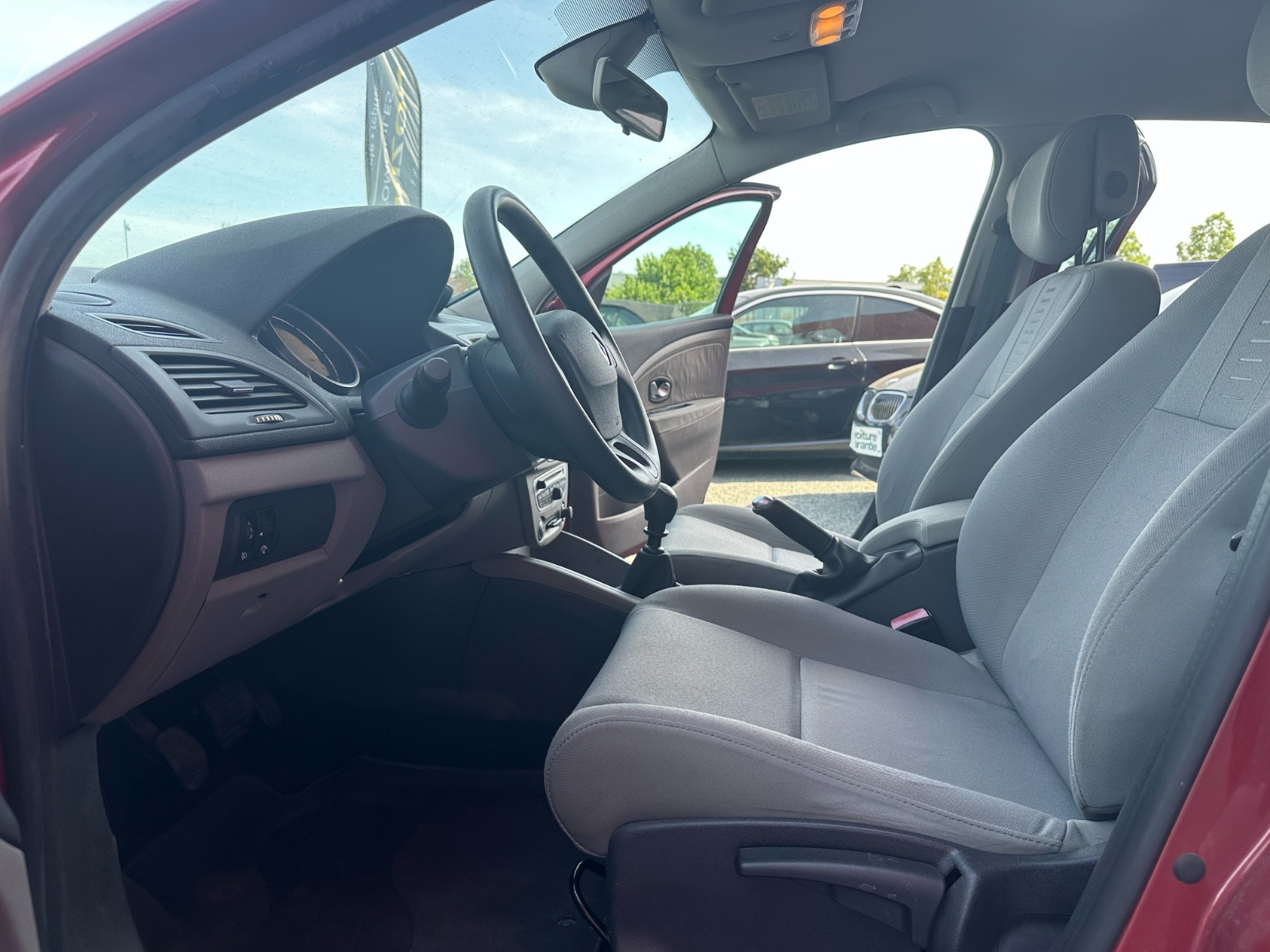 Renault Megane 3 Berline 5 ptes 1.9 DCI 131 CH AUTHENTIQUE – GARANTIE 12 MOIS — photo 20
