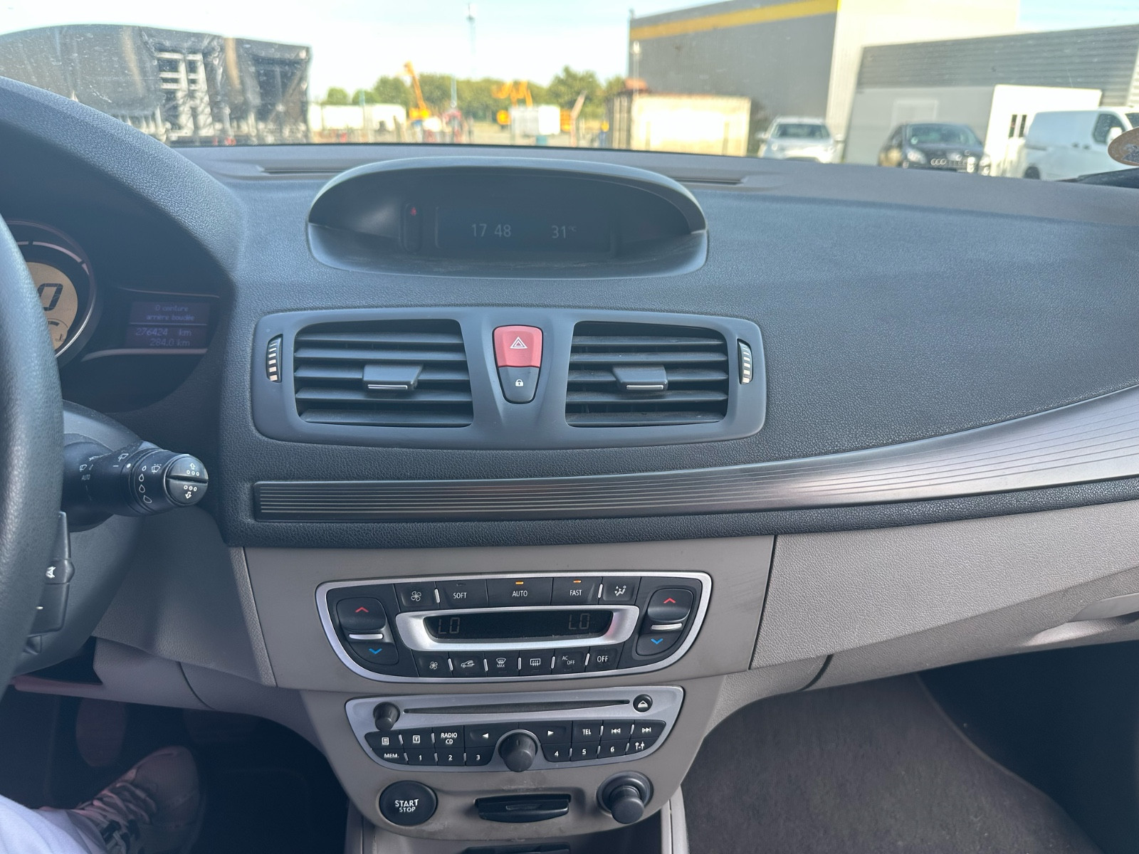 Renault Megane 3 Berline 5 ptes 1.9 DCI 131 CH AUTHENTIQUE – GARANTIE 12 MOIS — photo 22