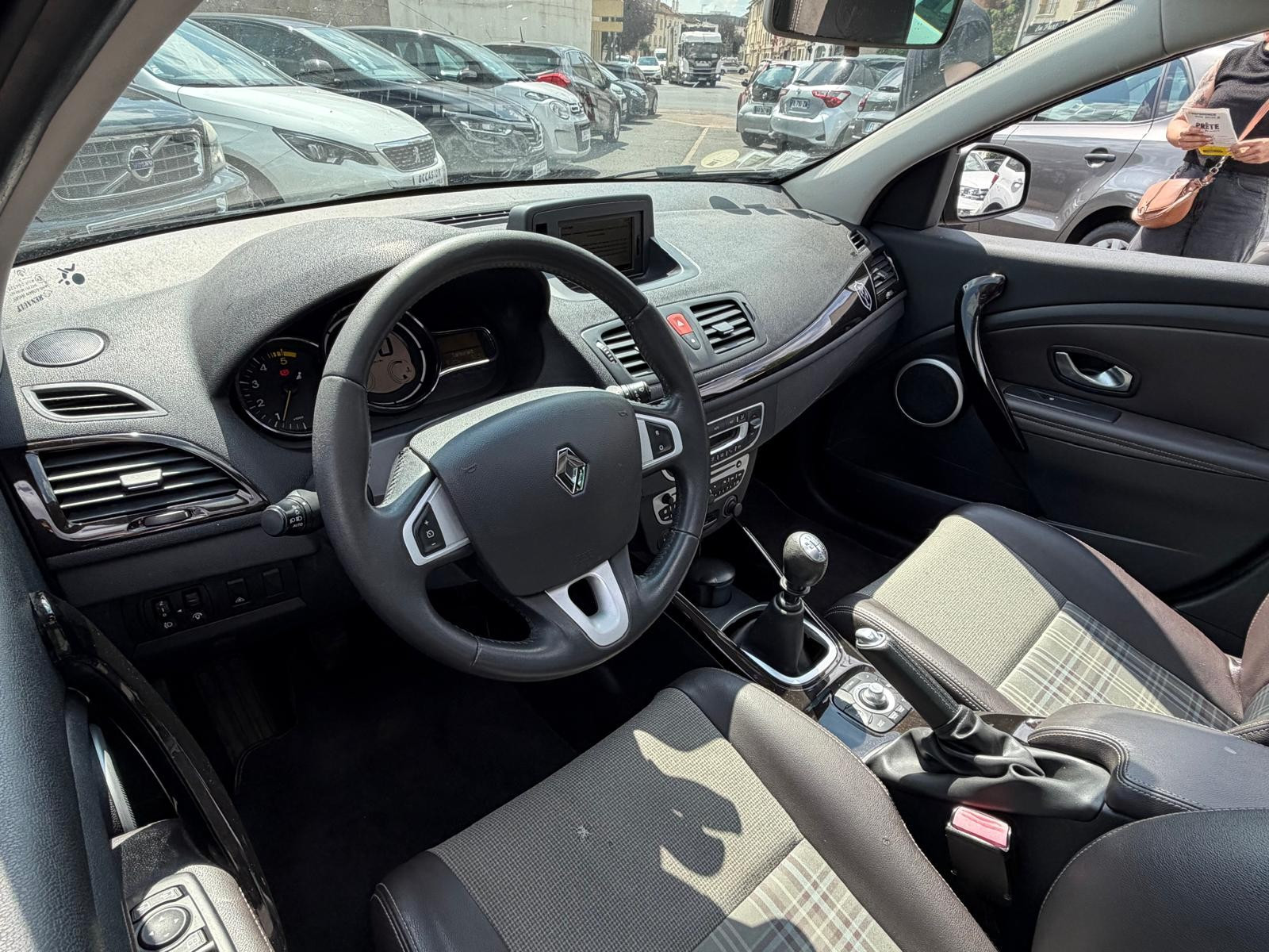 Renault MEGANE III BERLINE - vue 1