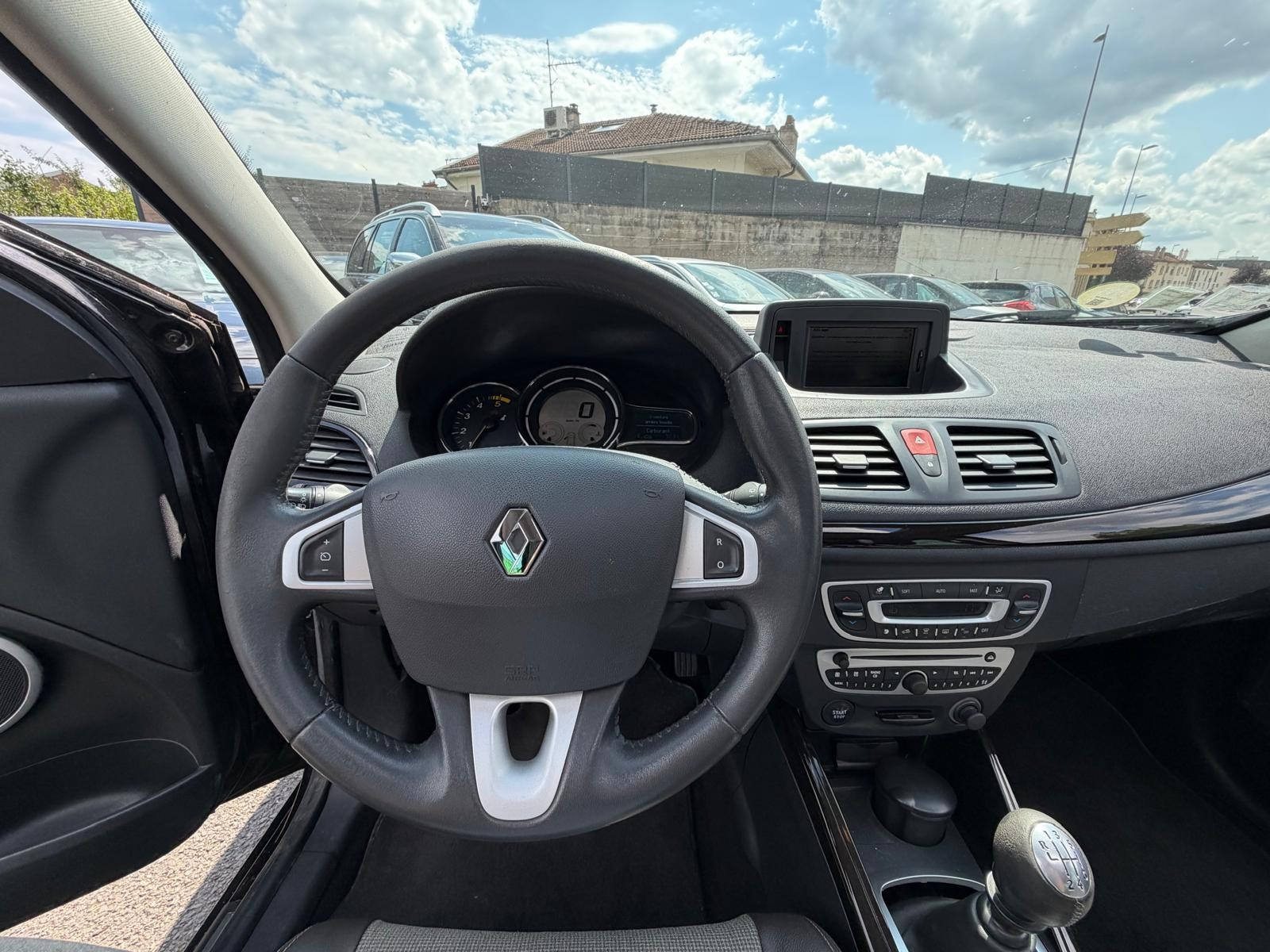 Renault MEGANE III BERLINE - vue 1