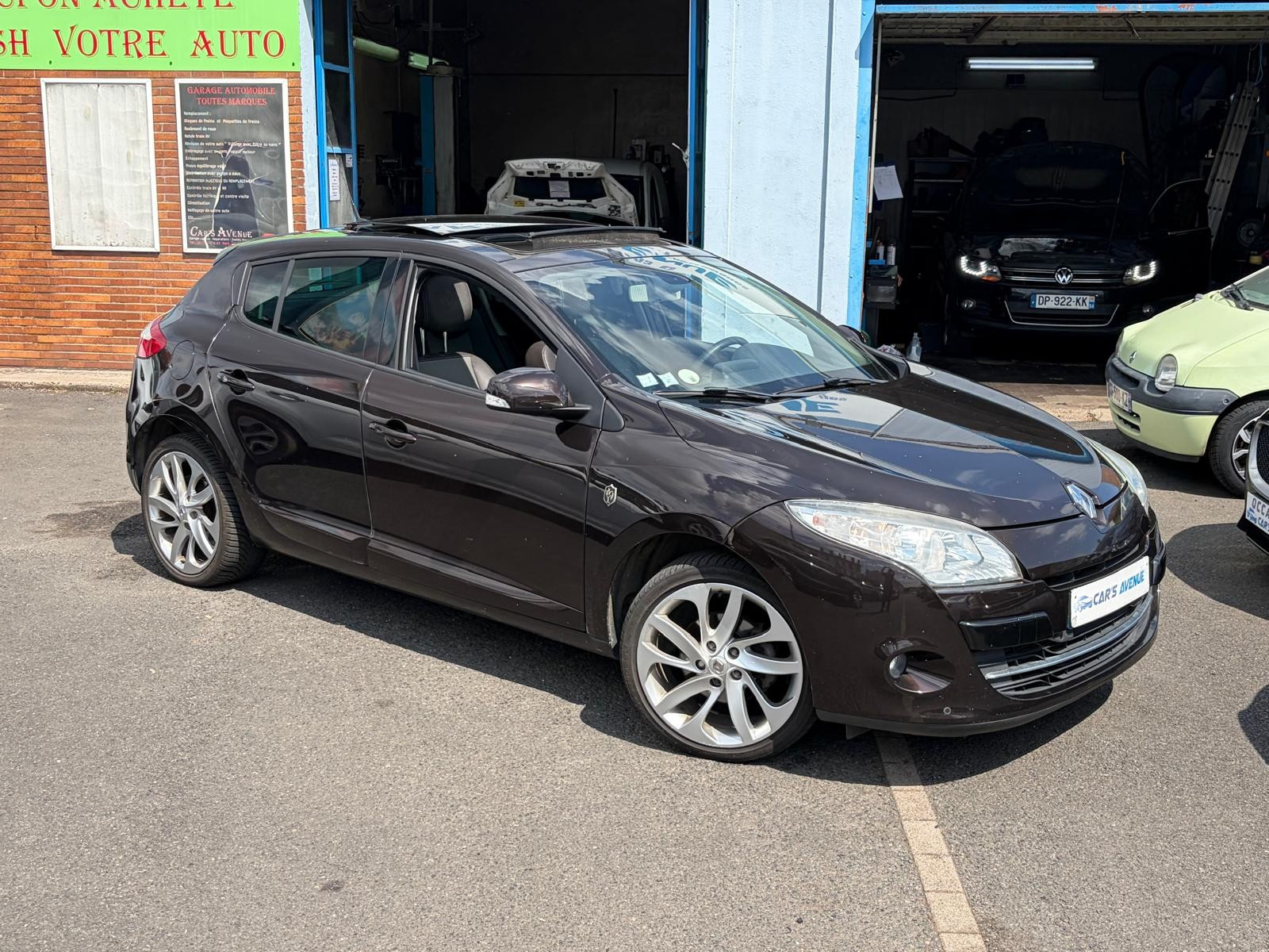 Renault MEGANE III BERLINE - vue 1