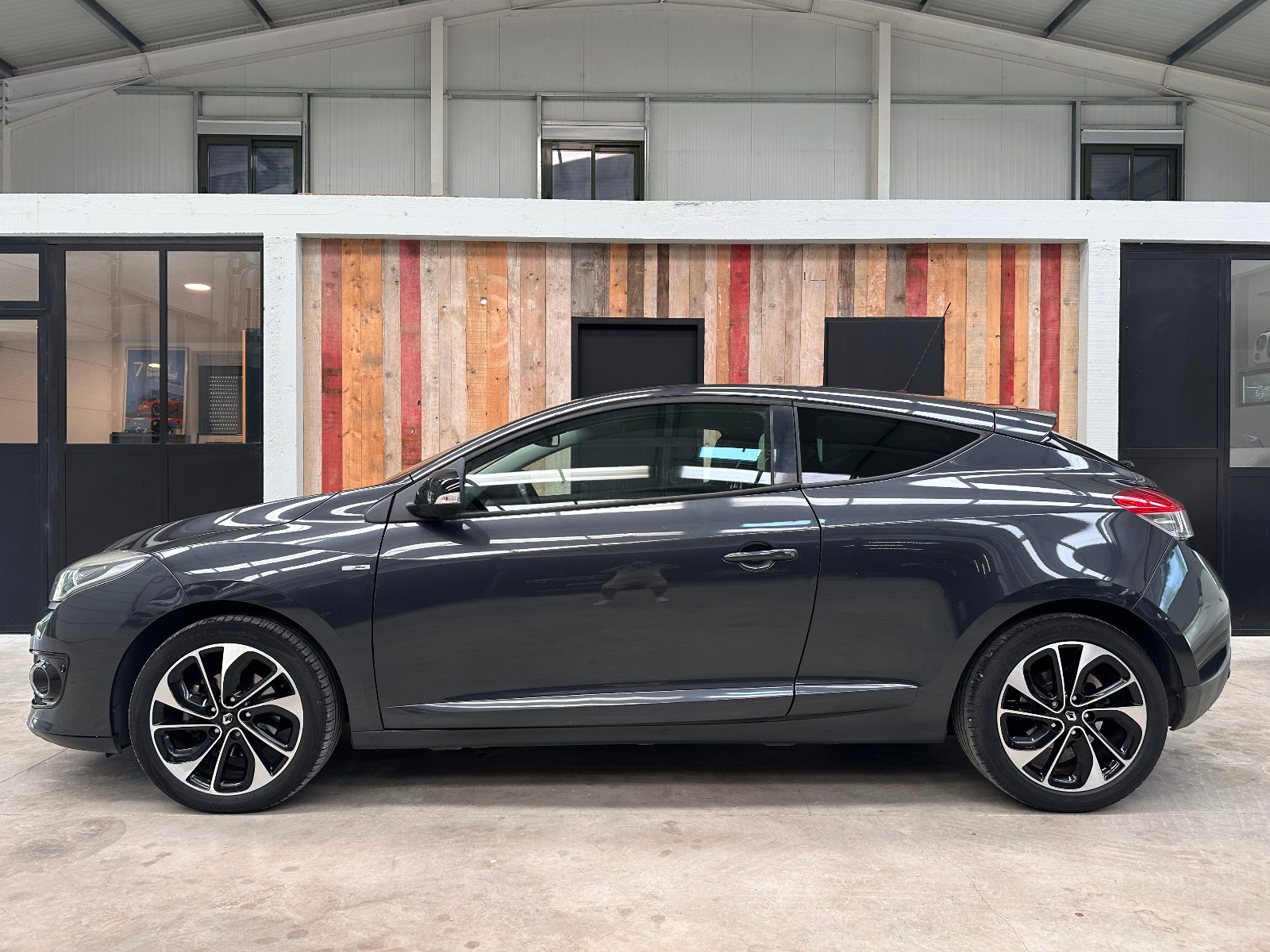 Renault MEGANE III COUPE - vue 1