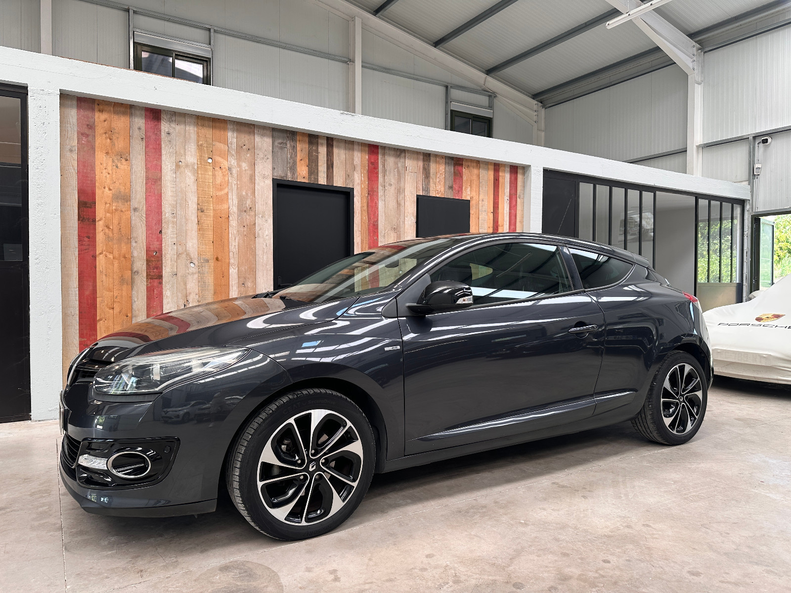 Renault MEGANE III COUPE - vue 1