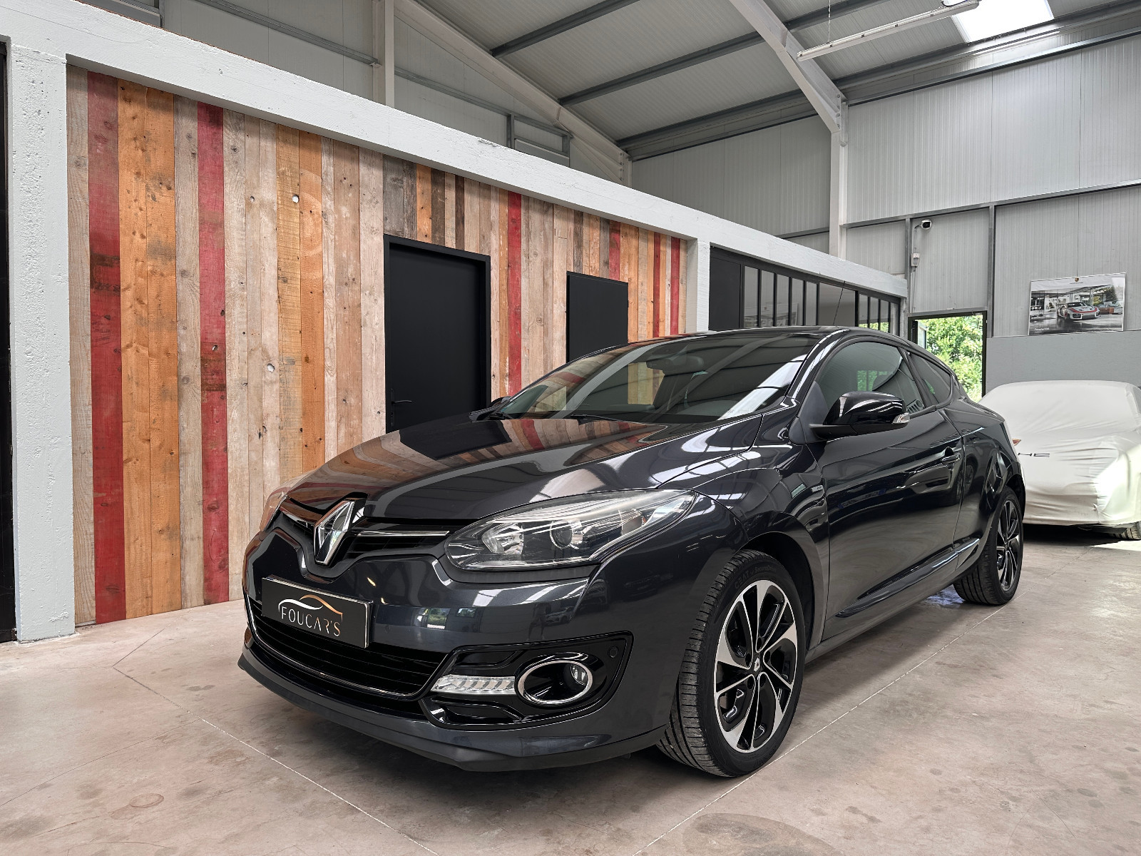 Renault MEGANE III COUPE - vue 1