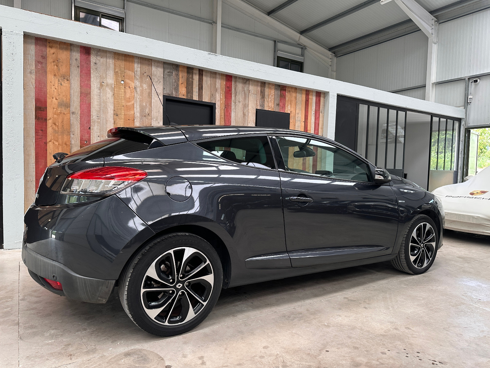 Renault MEGANE III COUPE - vue 1