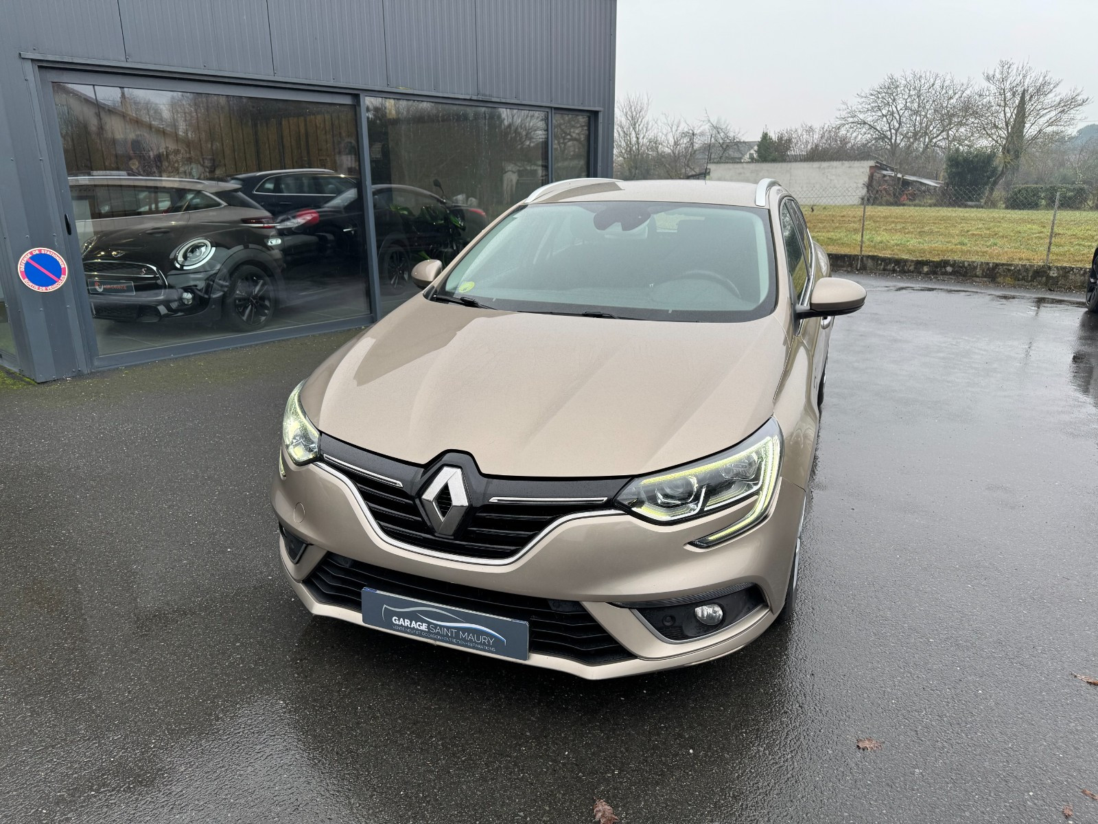 Renault MEGANE IV BREAK - vue 1