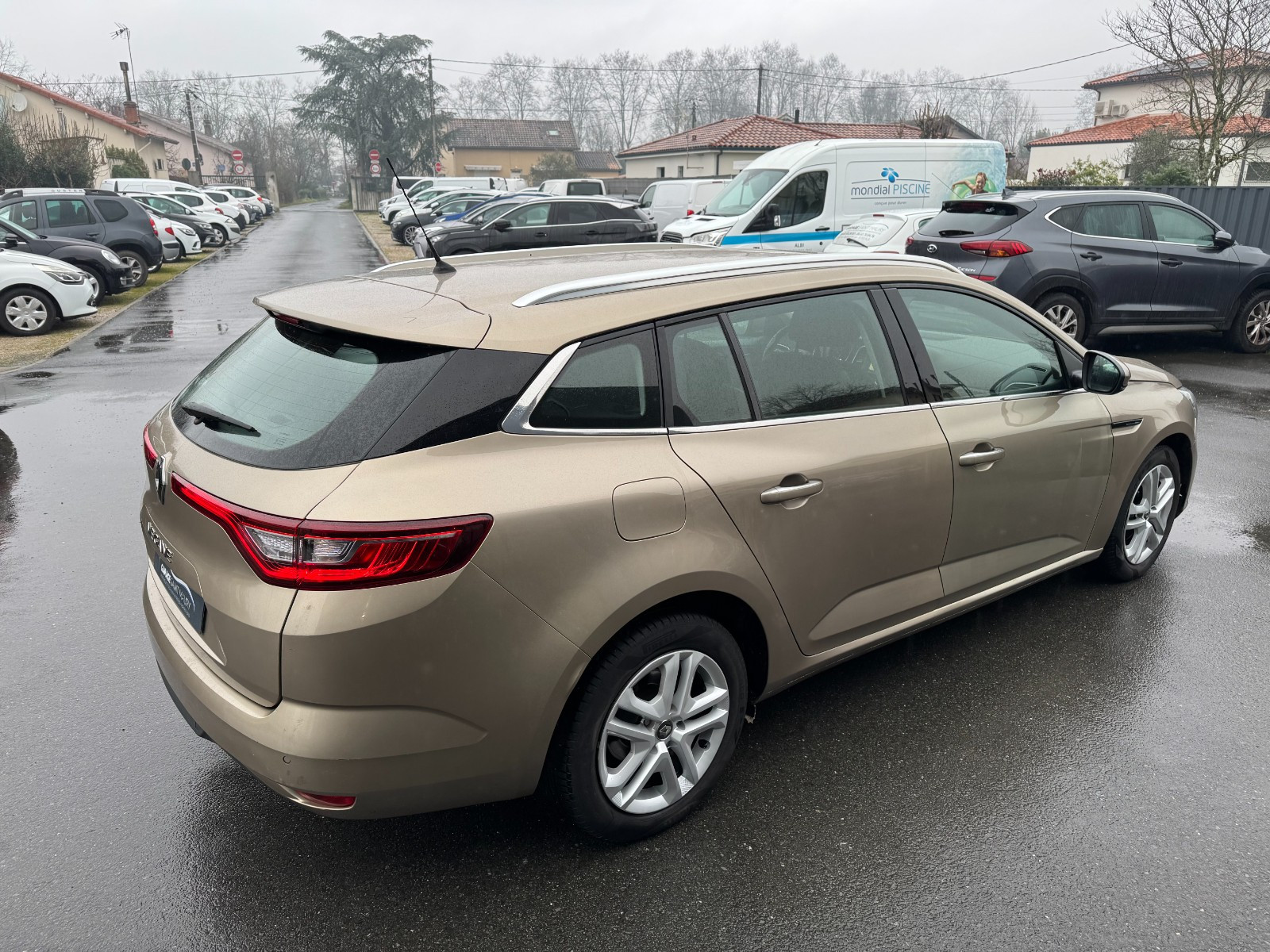 Renault MEGANE IV BREAK - vue 1