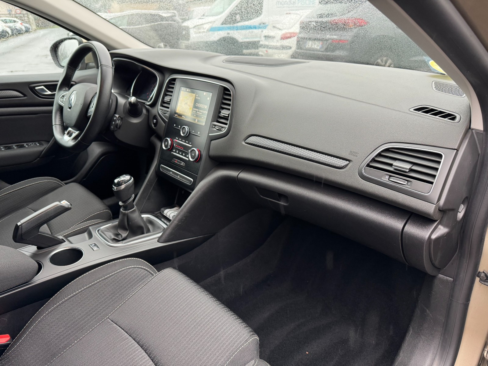 Renault MEGANE IV BREAK - vue 1