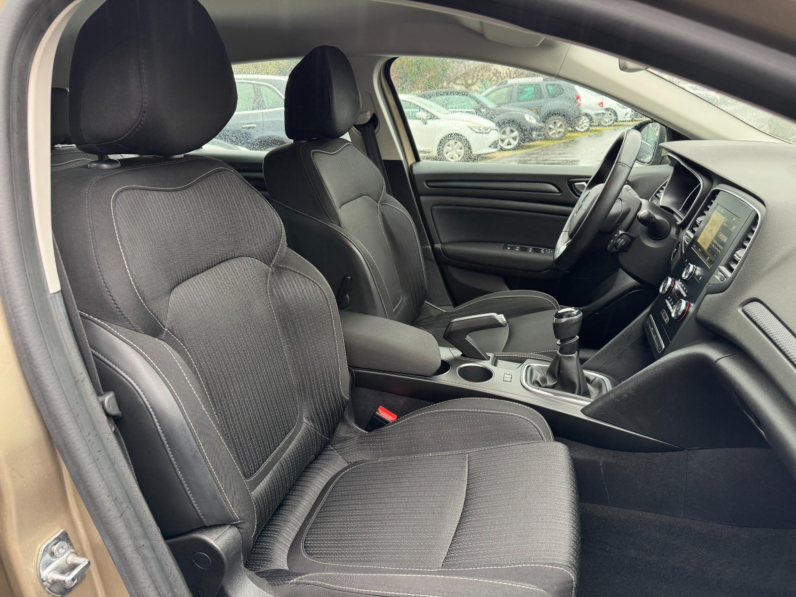 Renault MEGANE IV BREAK - vue 1