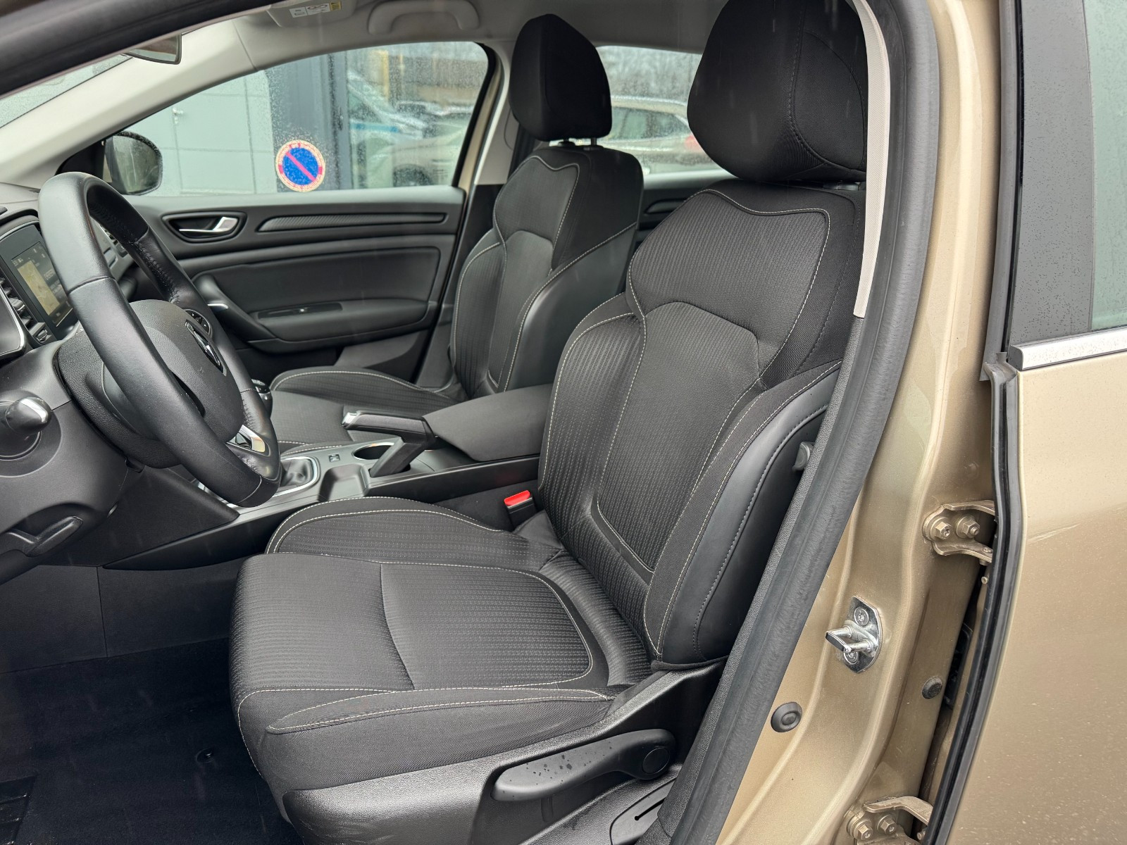 Renault MEGANE IV BREAK - vue 1