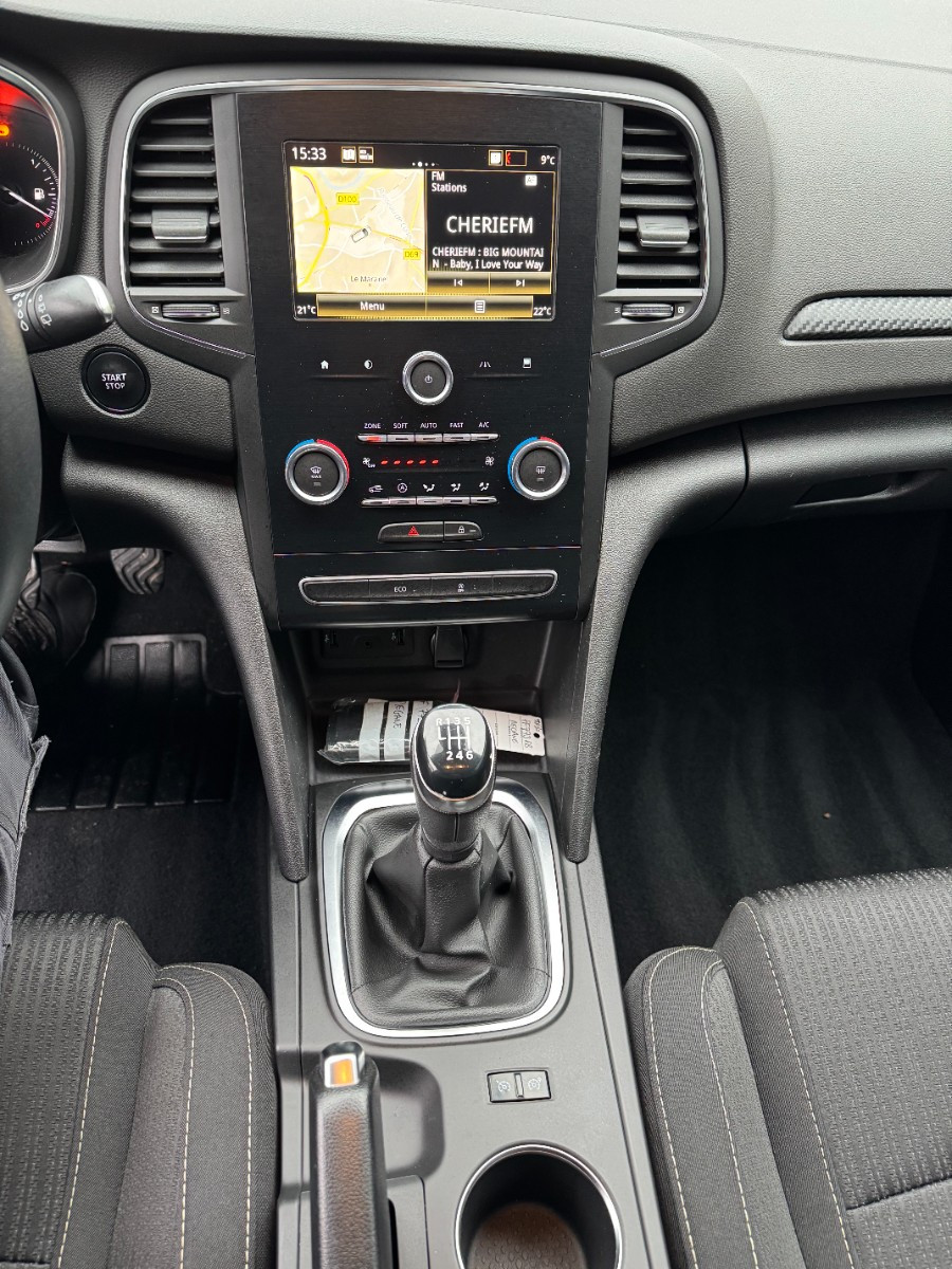 Renault MEGANE IV BREAK - vue 1