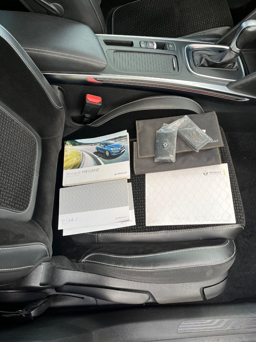 Renault MÉGANE IV - vue 1