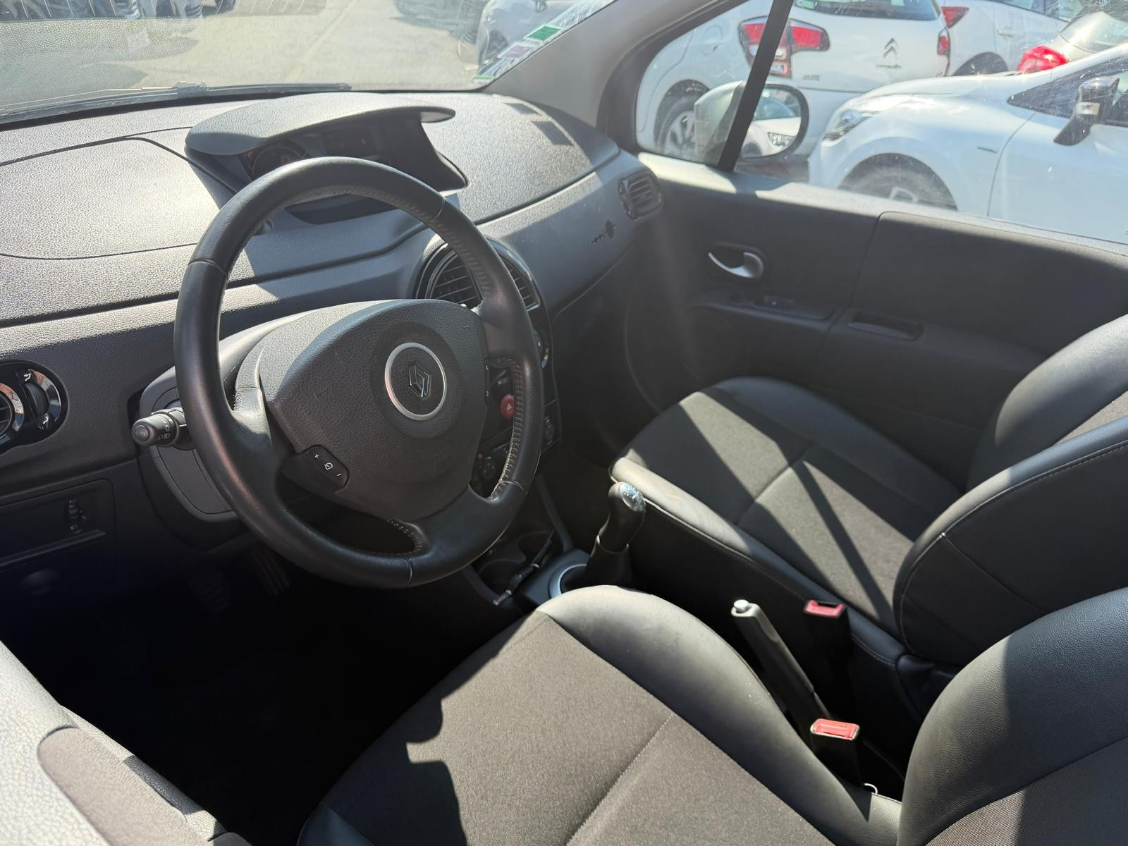 Renault Modus - vue 1
