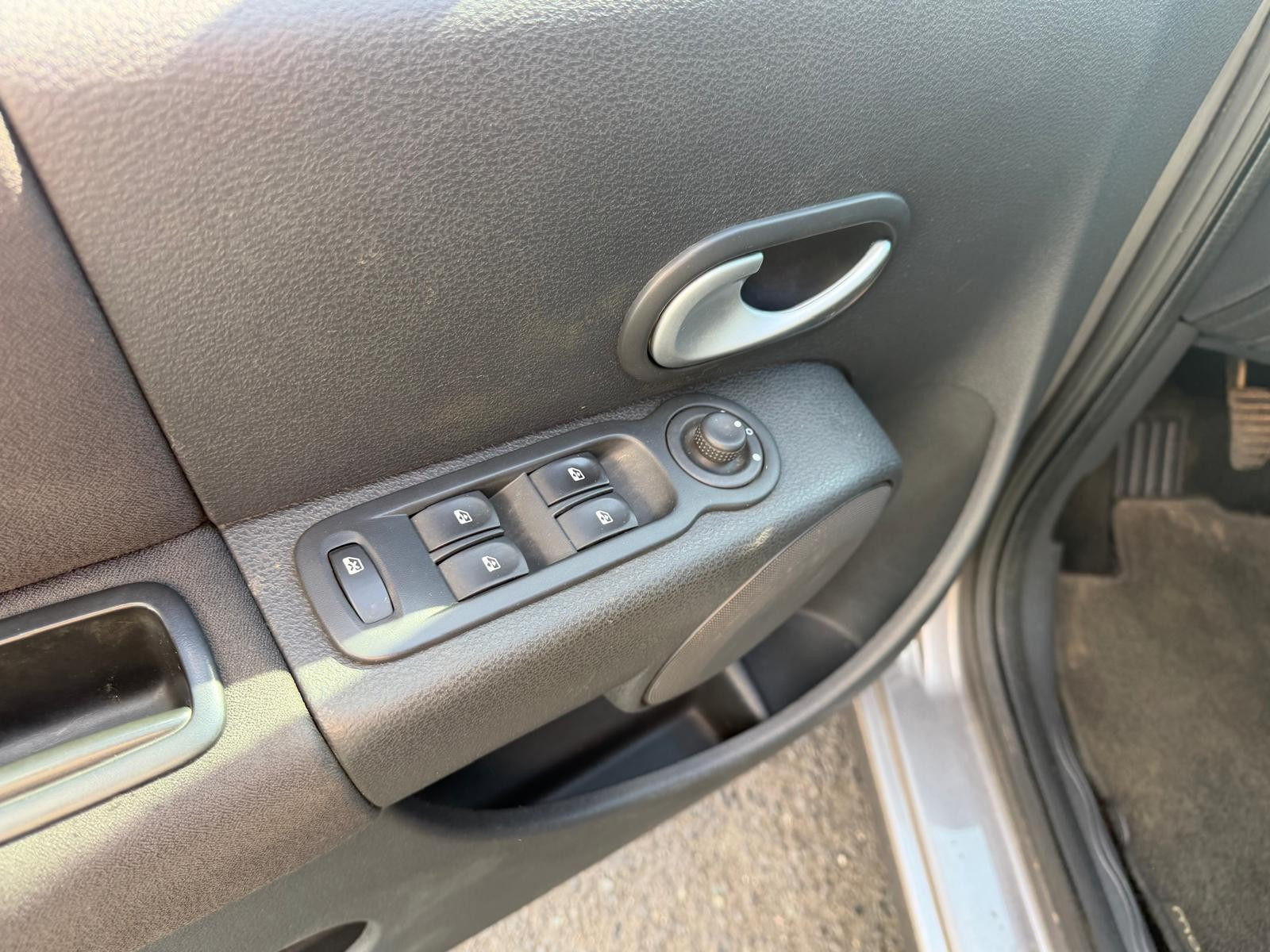 Renault Modus - vue 1