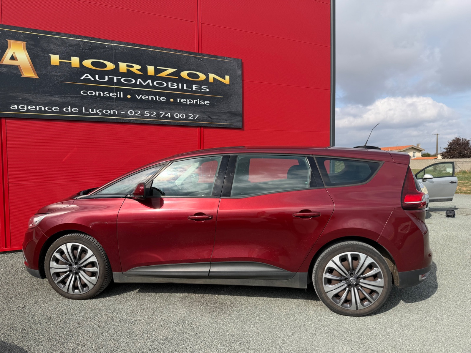 Renault Scénic 1.5 DCI 110CH ENERGY BUSINESS 7 PLACES – GARANTIE 12 MOIS — photo 8