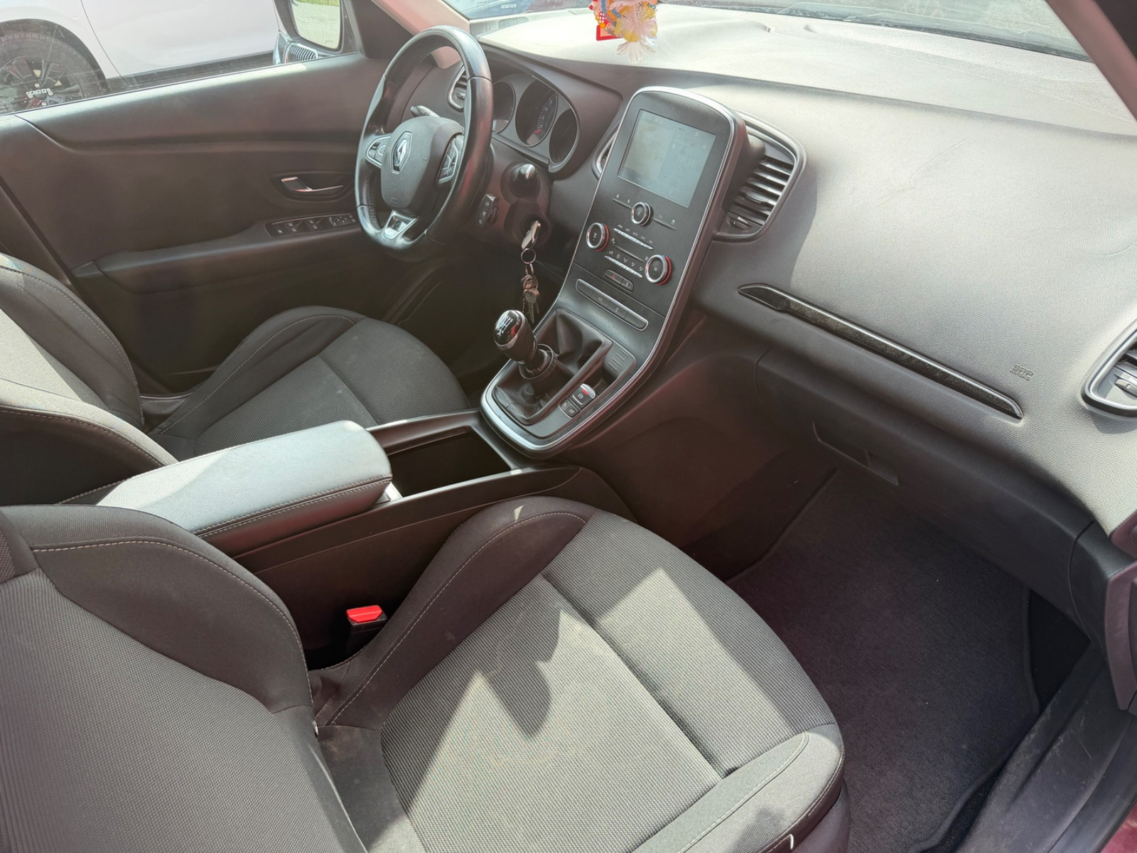 Renault Scénic 1.5 DCI 110CH ENERGY BUSINESS 7 PLACES – GARANTIE 12 MOIS — photo 13