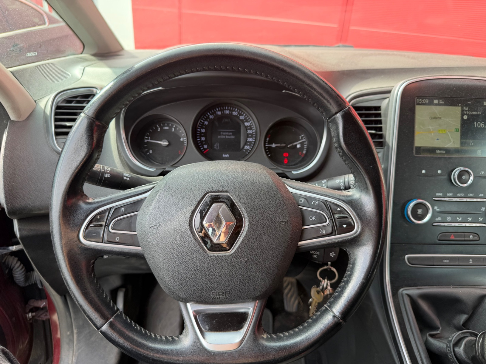 Renault Scénic 1.5 DCI 110CH ENERGY BUSINESS 7 PLACES – GARANTIE 12 MOIS — photo 18