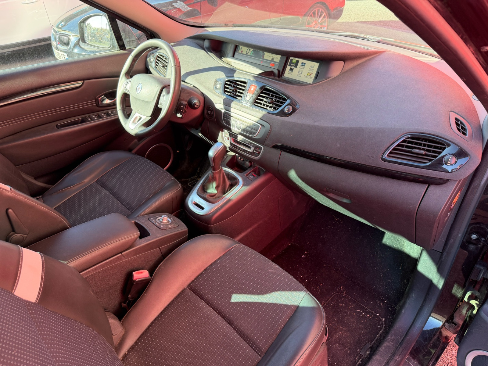 Renault Scénic 1.5 dCi 110ch FAP Privilège EDC Euro5 — photo 22