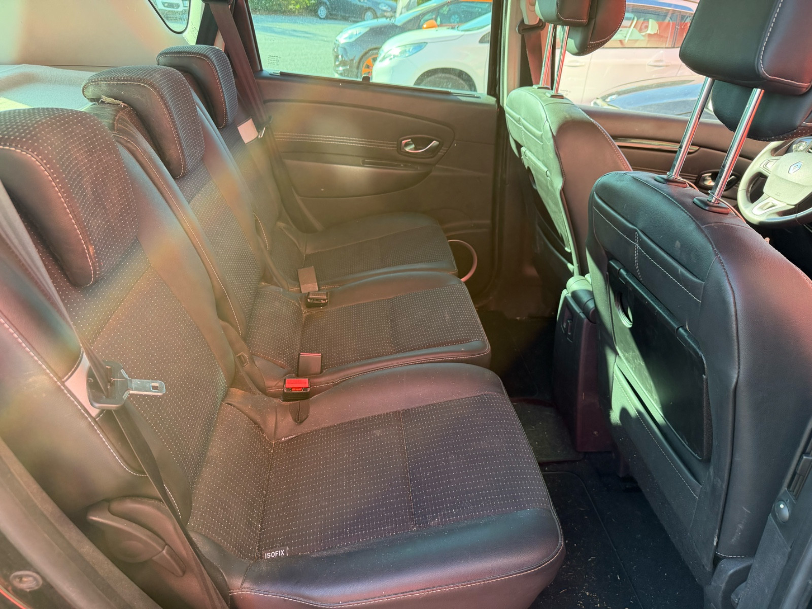 Renault Scénic 1.5 dCi 110ch FAP Privilège EDC Euro5 — photo 27