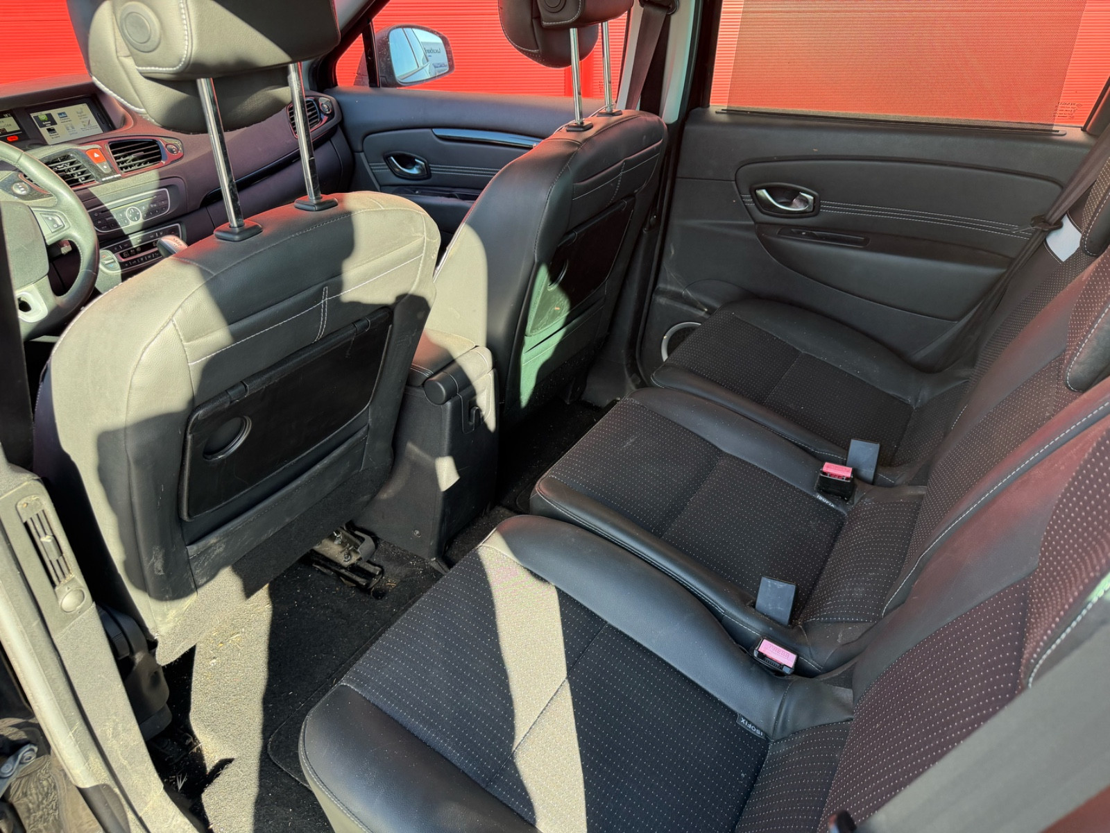 Renault Scénic 1.5 dCi 110ch FAP Privilège EDC Euro5 — photo 29