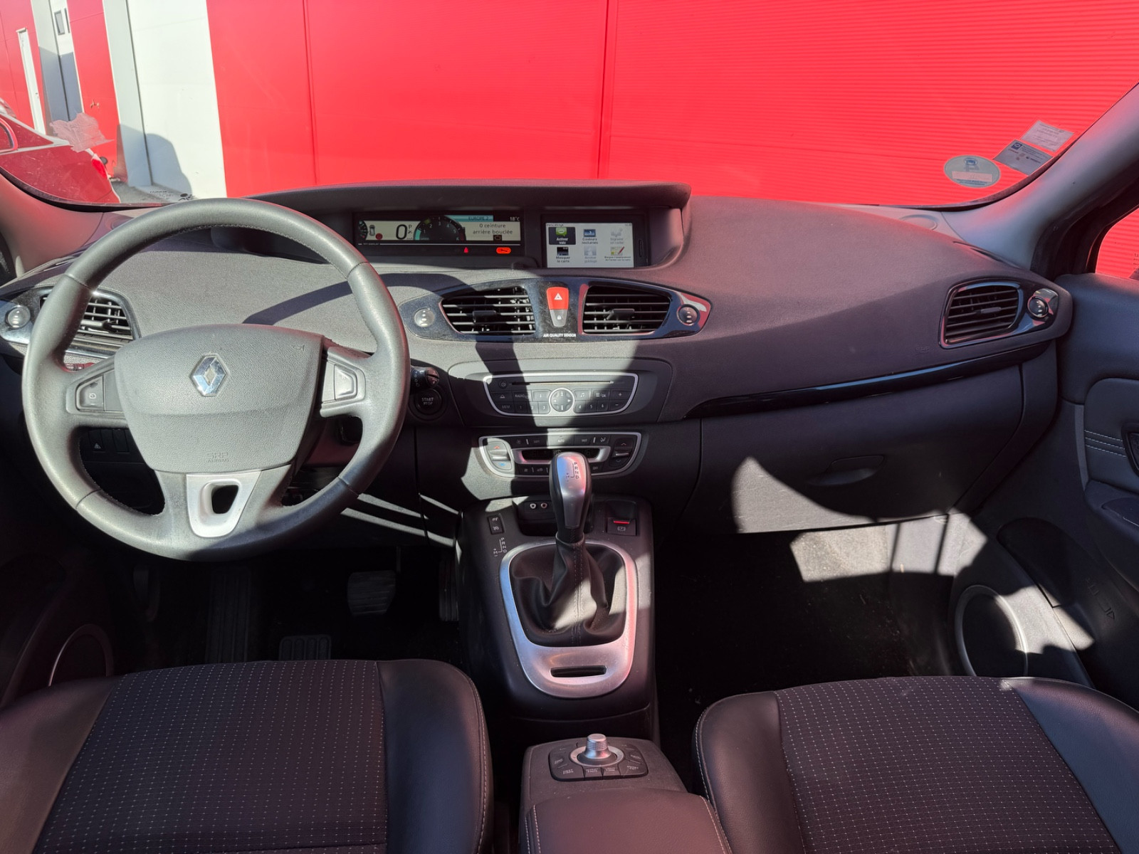 Renault Scénic 1.5 dCi 110ch FAP Privilège EDC Euro5 — photo 14