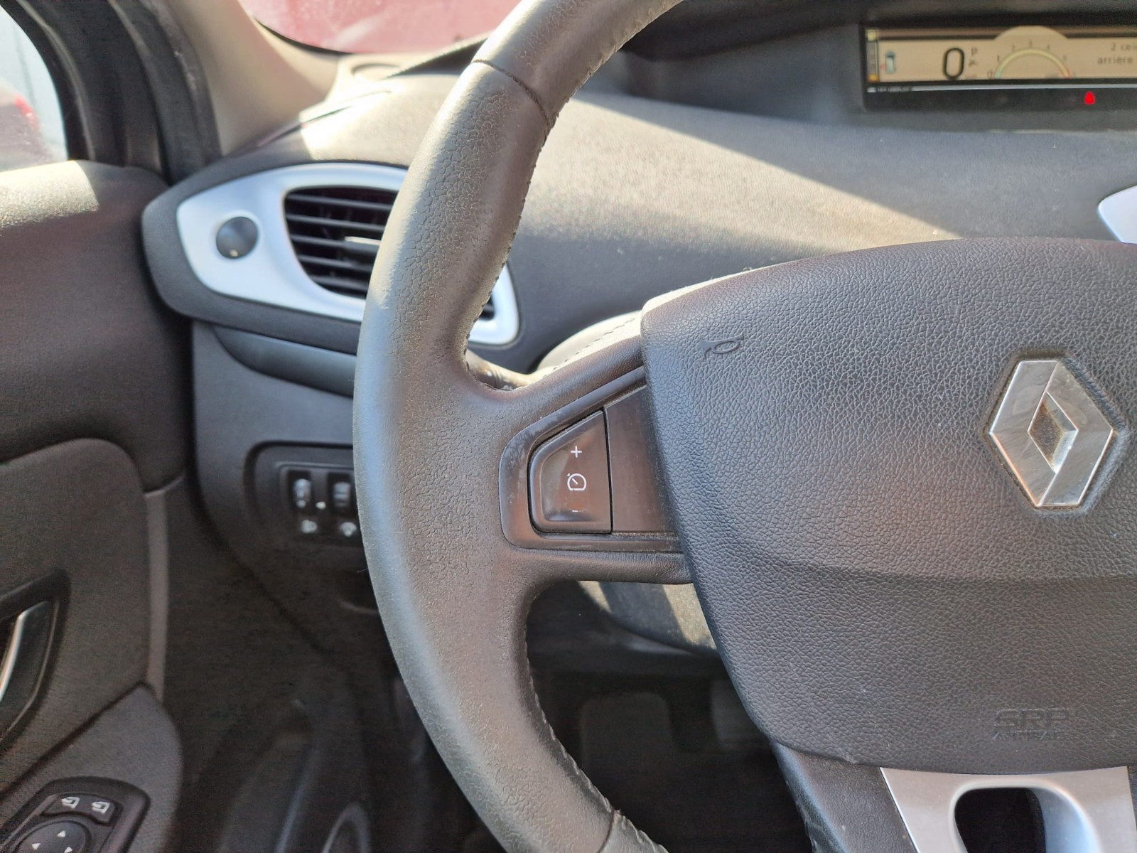 Renault scenic III 5 ptes. Dynamique 1.5 DCI EDC 110CV – GARANTIE 12 MOIS — photo 25