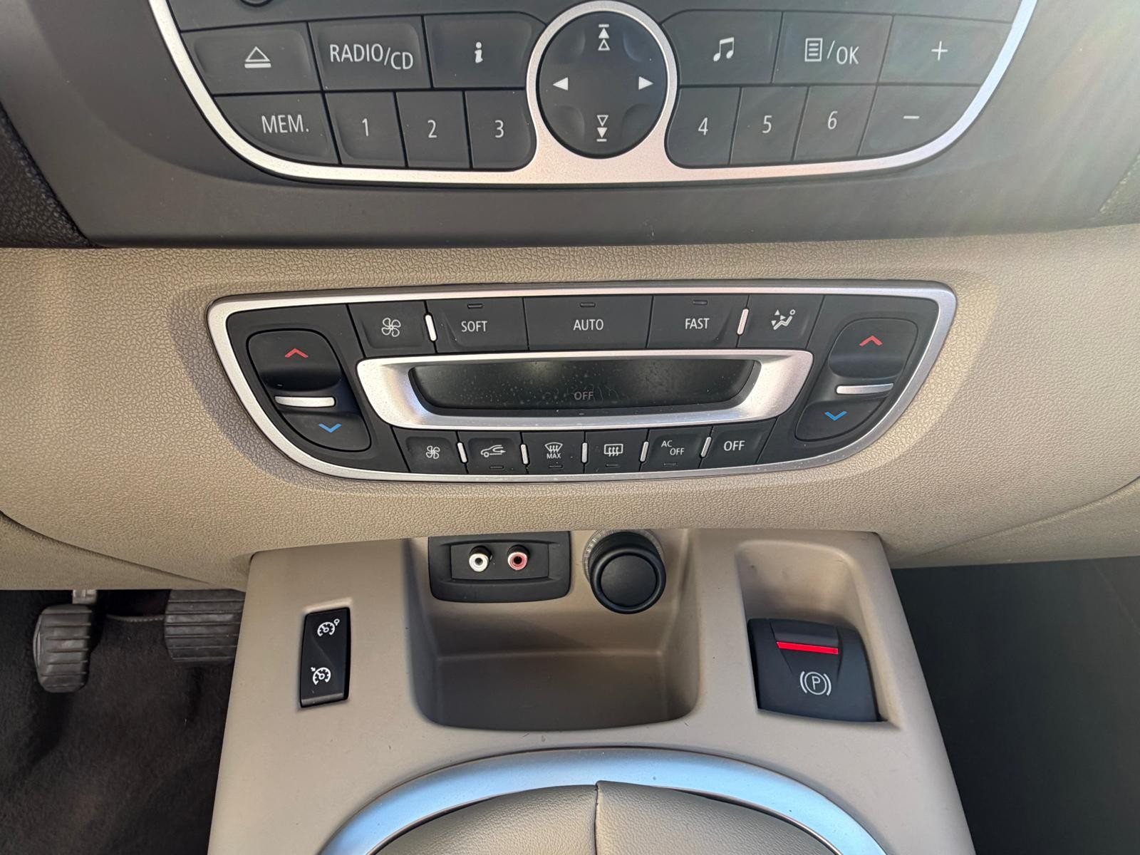 Renault Scénic III Berline 5 ptes - vue 1