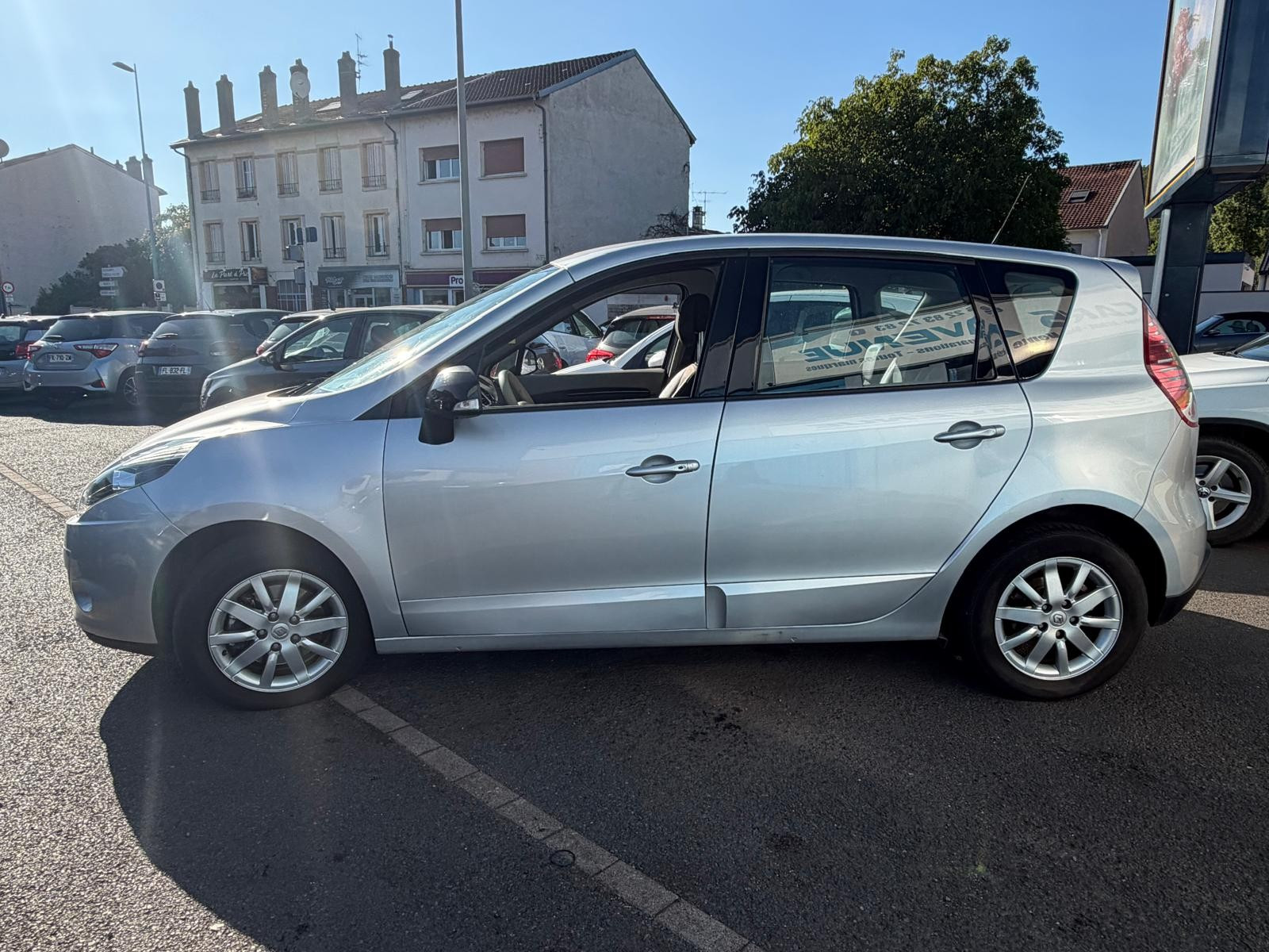 Renault Scénic III Berline 5 ptes - vue 1