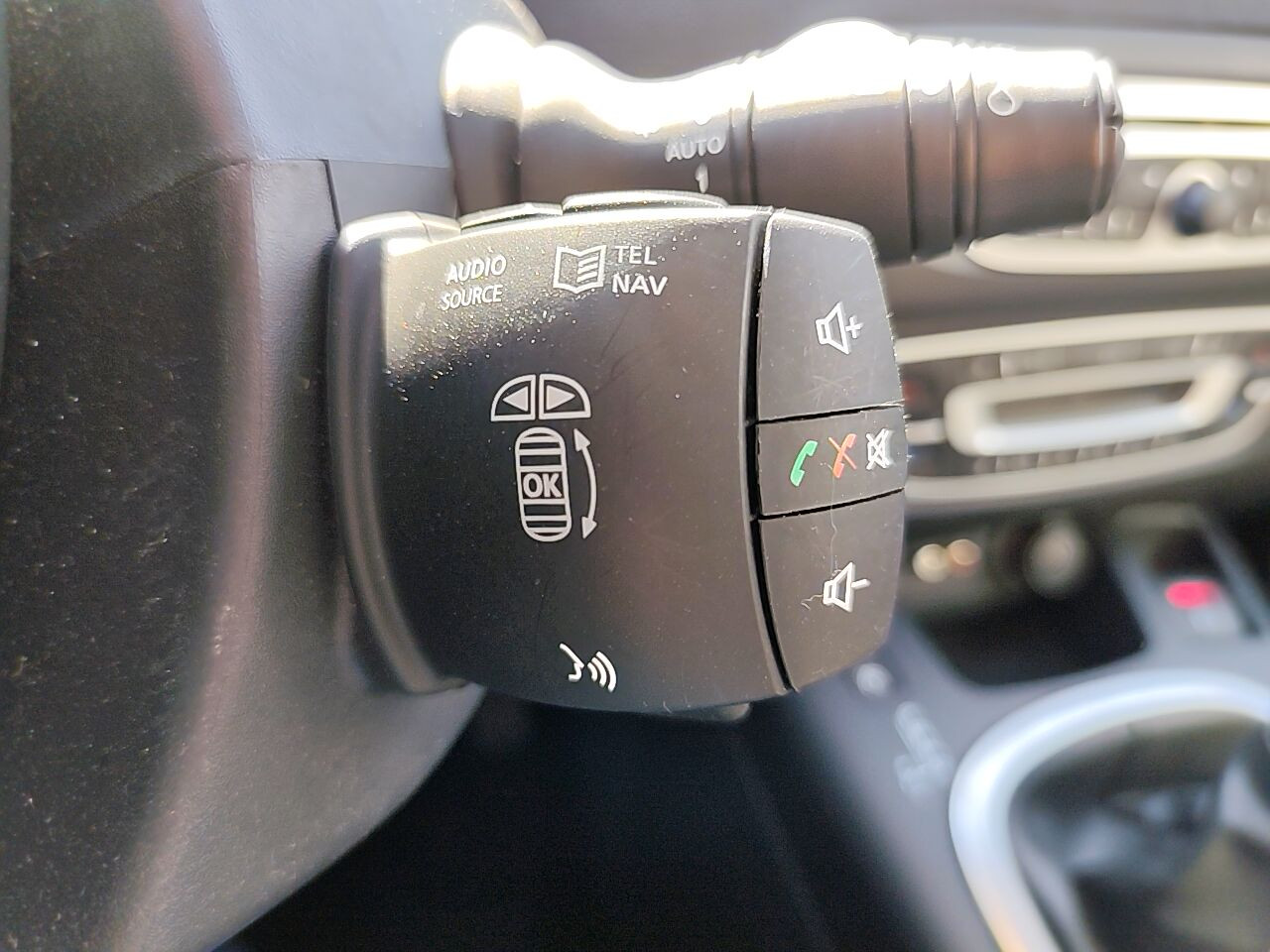 Renault SCENIC III DCI 110 FAP ECO2 DYNAMIQUE EURO 5 EDC - vue 1