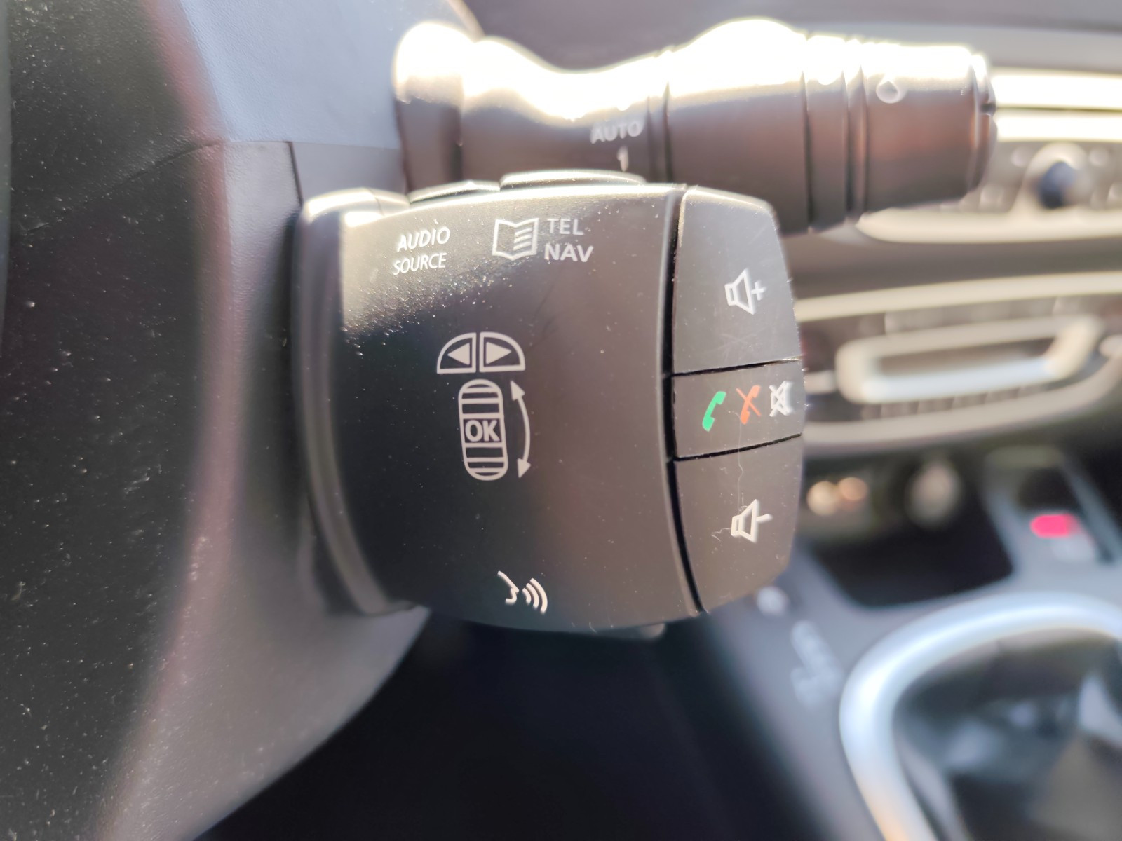Renault SCENIC III DCI 110 FAP ECO2 DYNAMIQUE EURO 5 EDC - vue 1