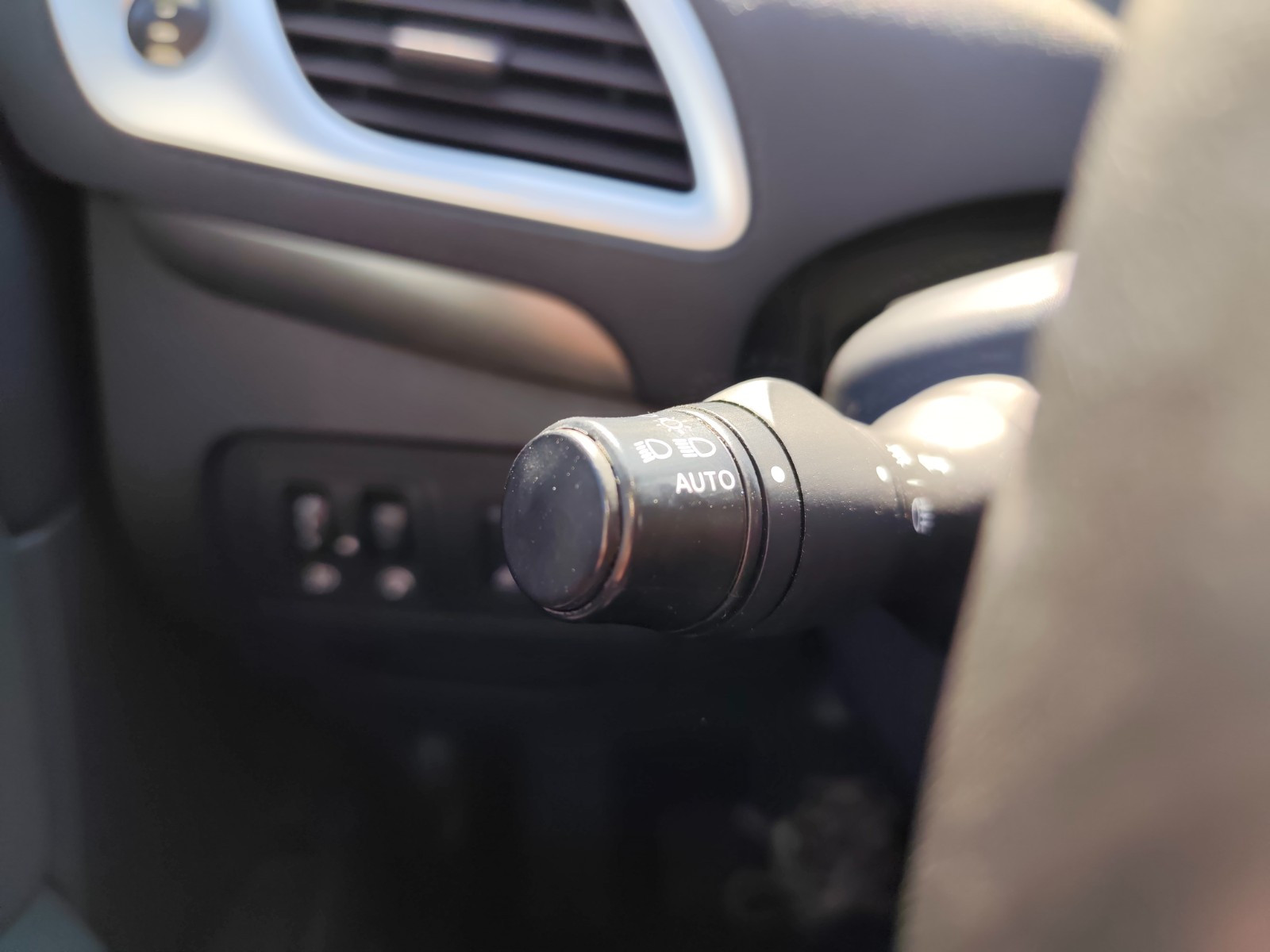Renault SCENIC III DCI 110 FAP ECO2 DYNAMIQUE EURO 5 EDC - vue 1
