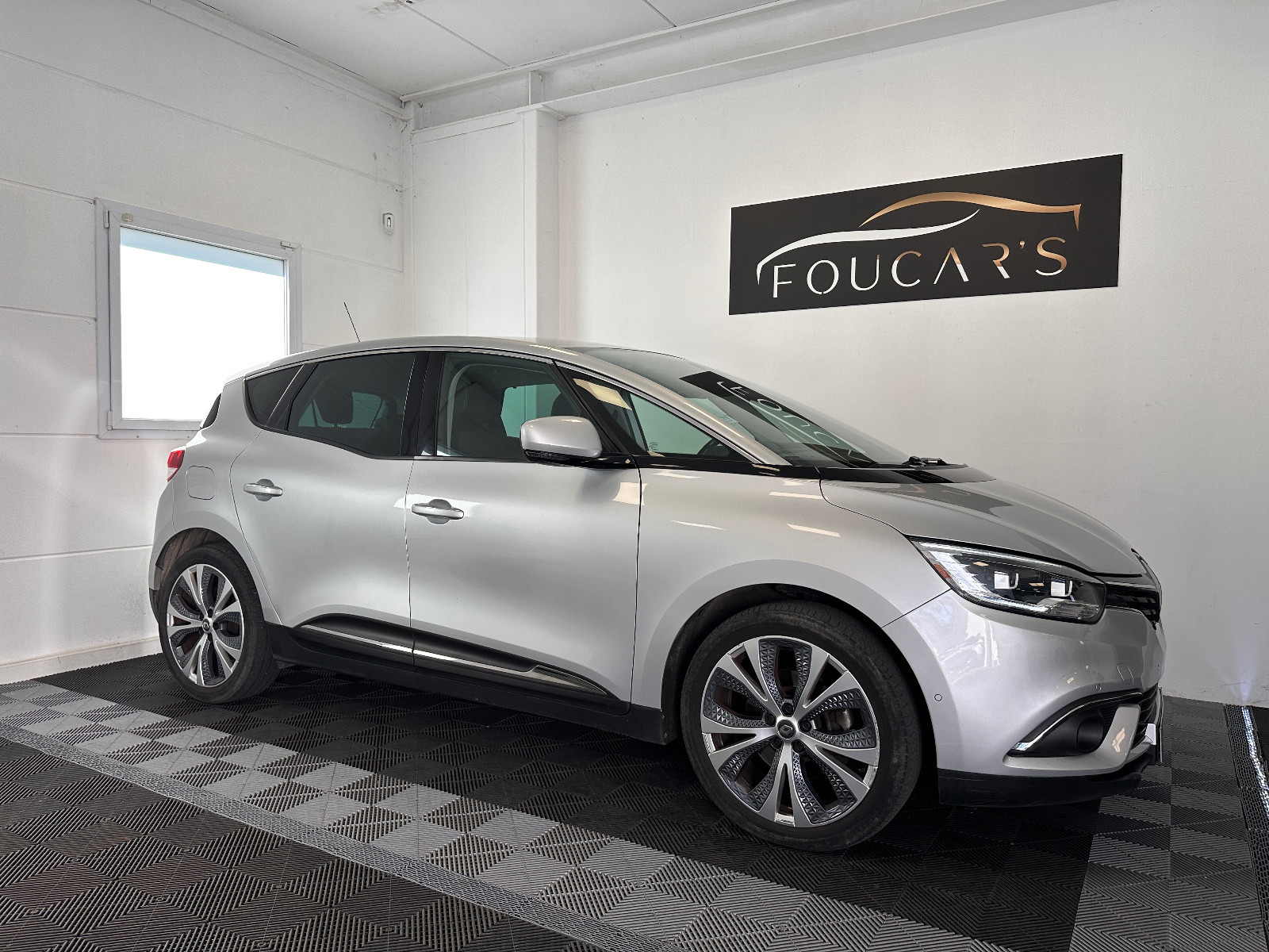 Renault SCÉNIC IV - vue 1