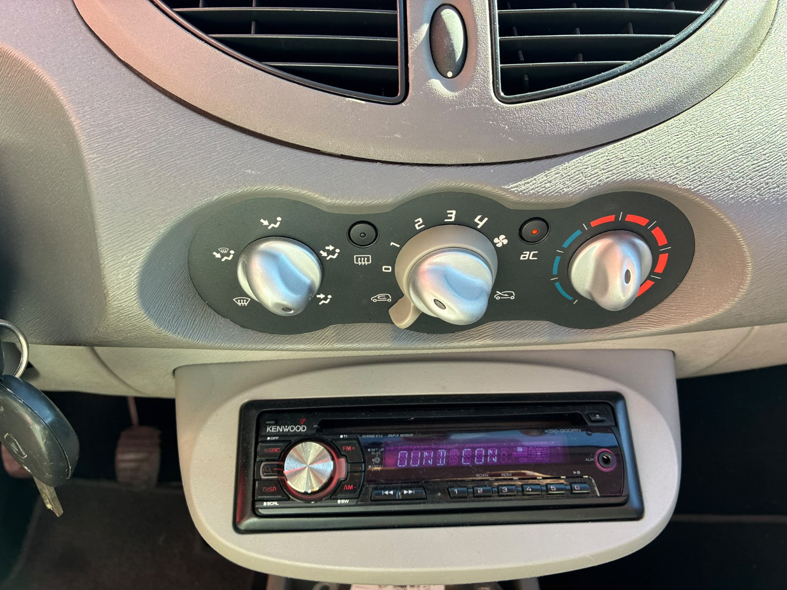 Renault Twingo 1.5 dCi 65ch Authentique – GARANTIE 12 MOIS — photo 22